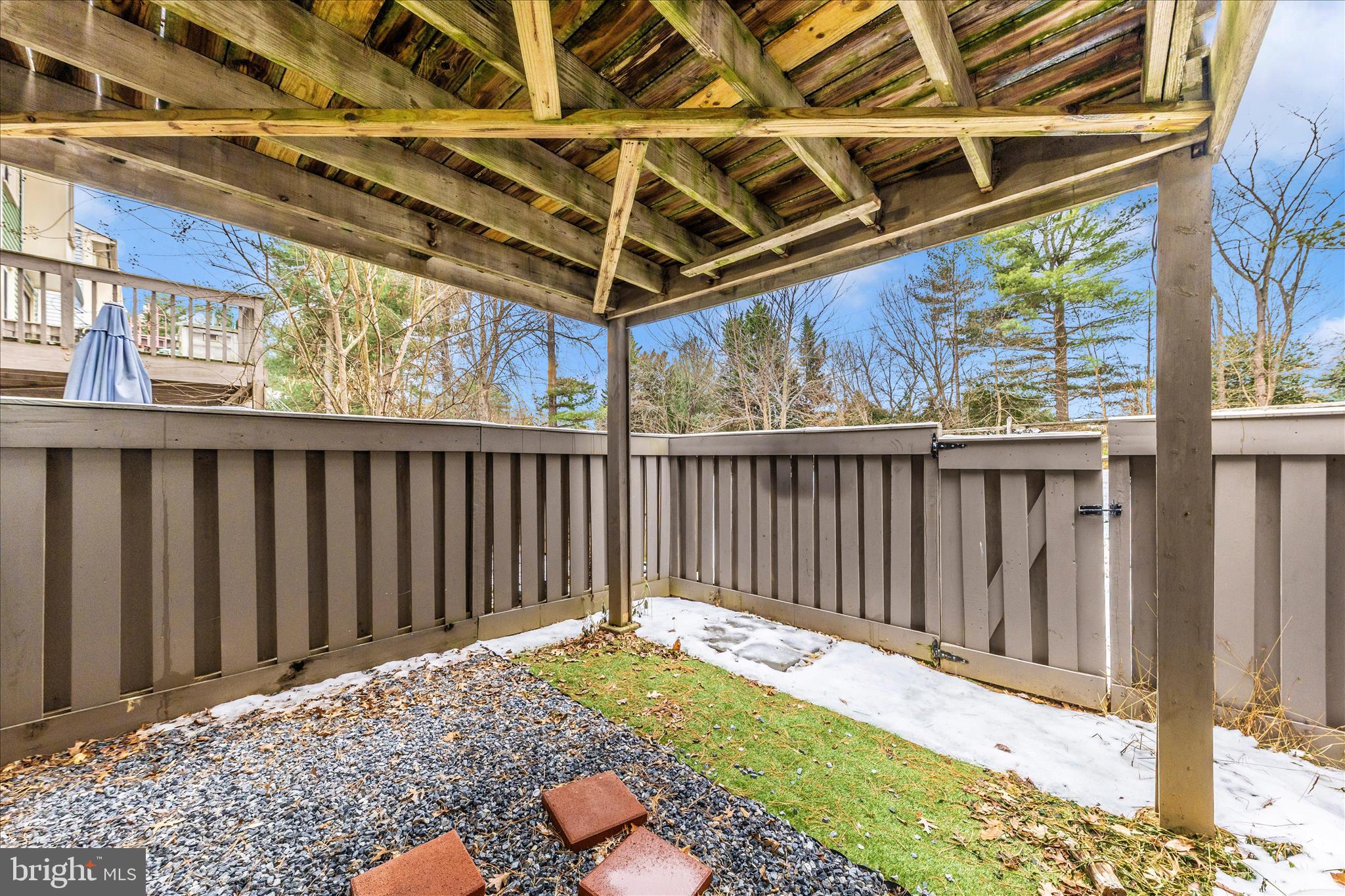 ESSEX PLACE - Residential