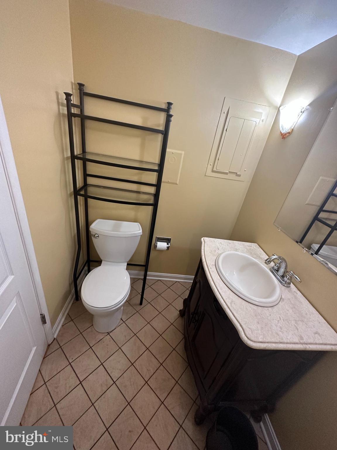 NORTHGATE SQUARE - Residential Lease