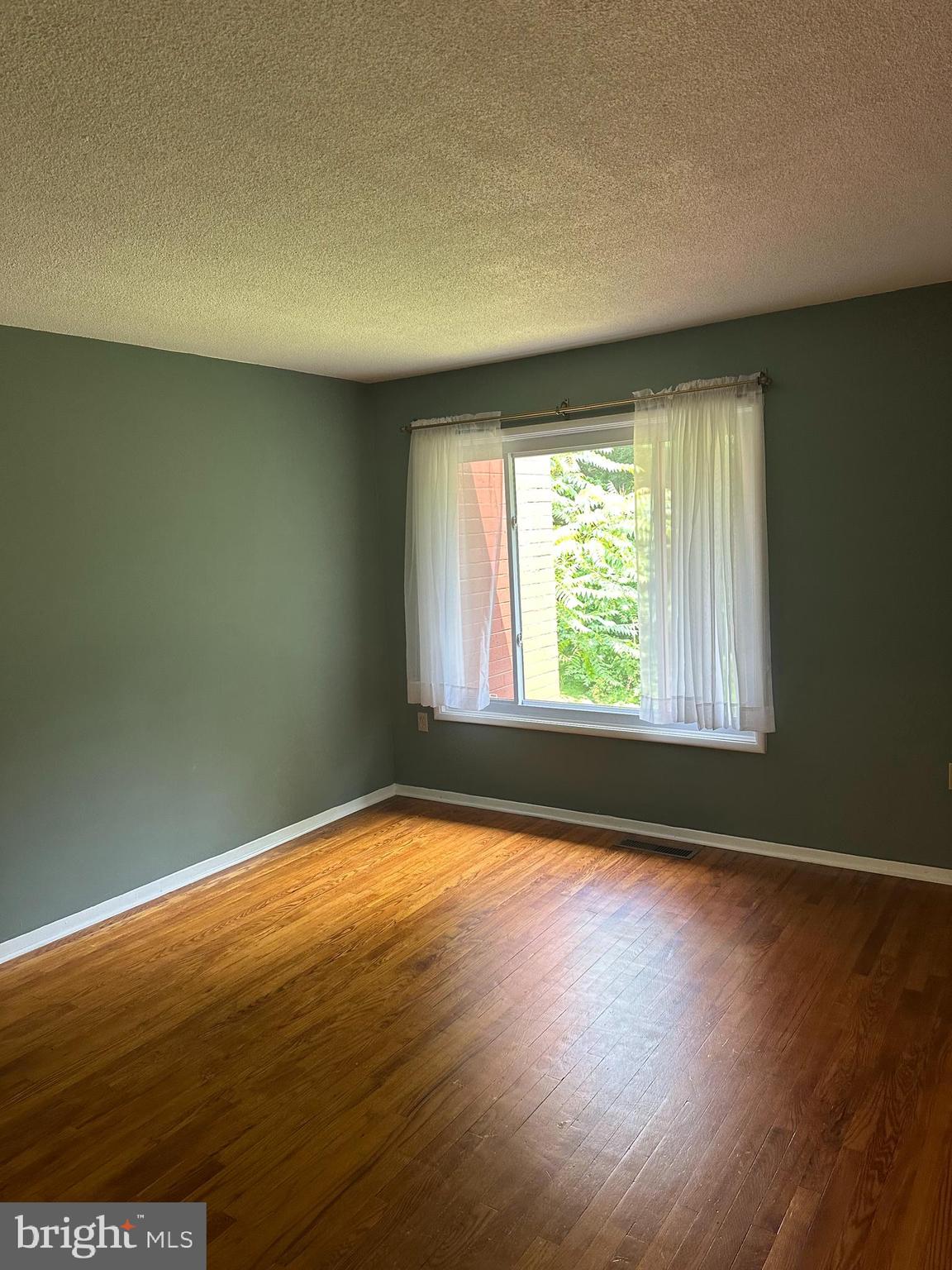 NORTHGATE SQUARE - Residential Lease