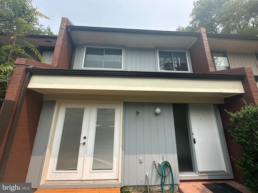 Lovely 3 bed 2.5 bath town home in Reston,  Convenient to shopping, Historic Lake Ann Plaza, Reston town Center, Dulles Toll road and Wheelie Metro Station.