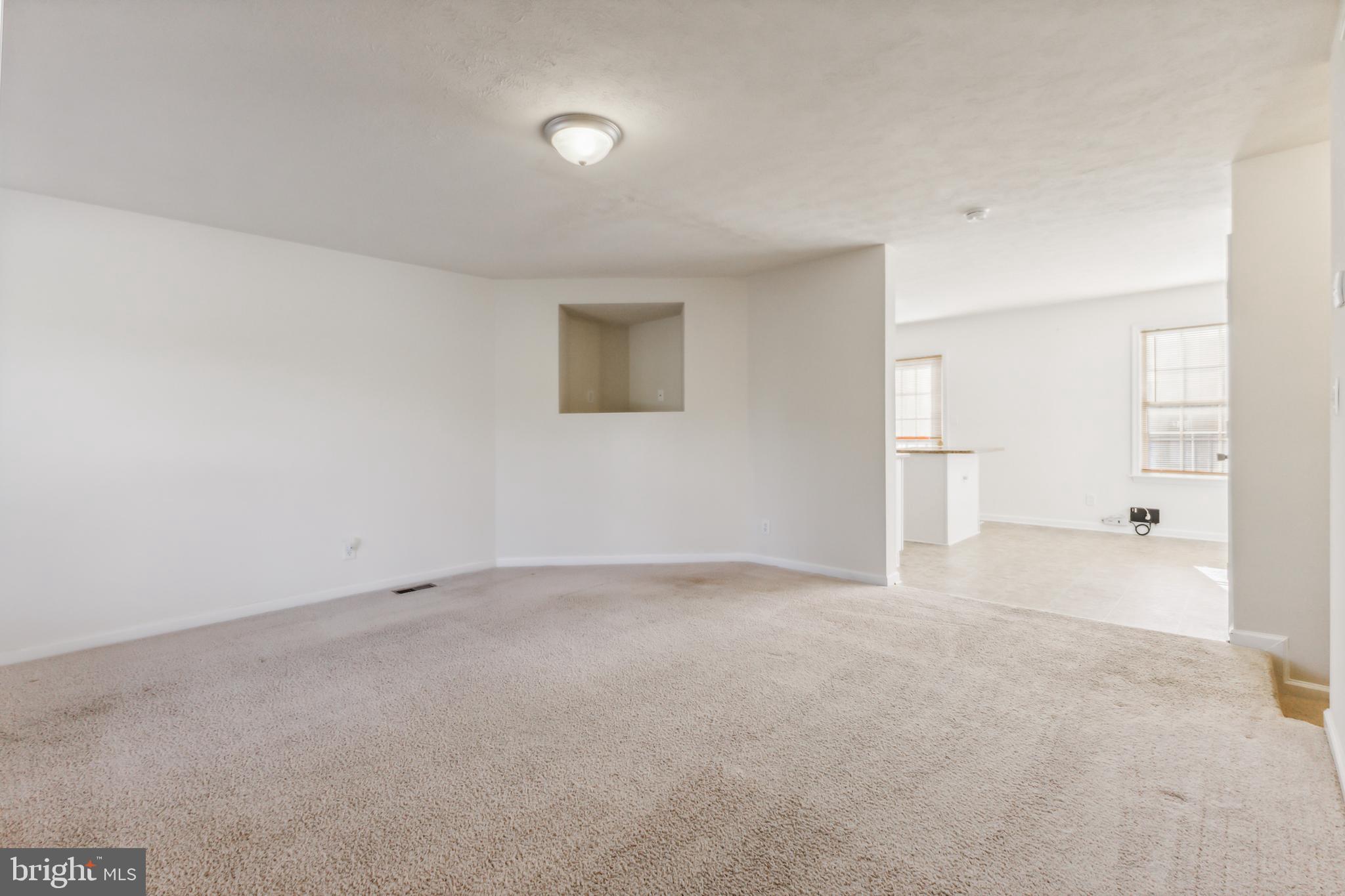 CHARLESTOWN COMMONS - Residential Lease