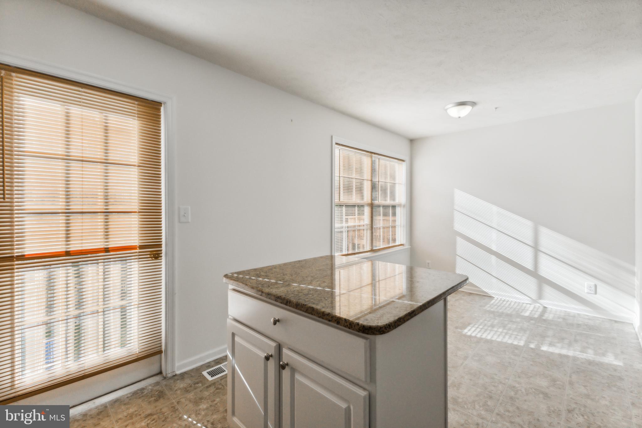 CHARLESTOWN COMMONS - Residential Lease