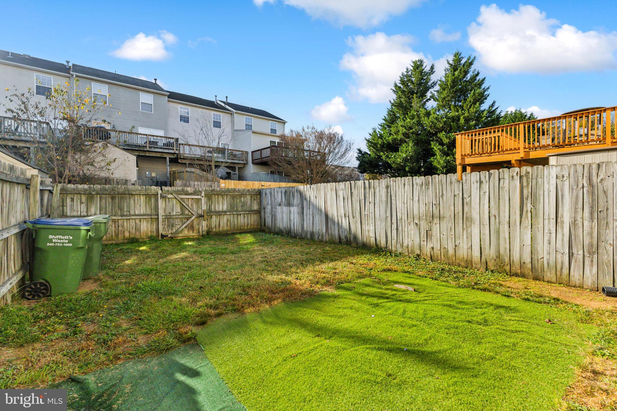 CHARLESTOWN COMMONS - Residential Lease