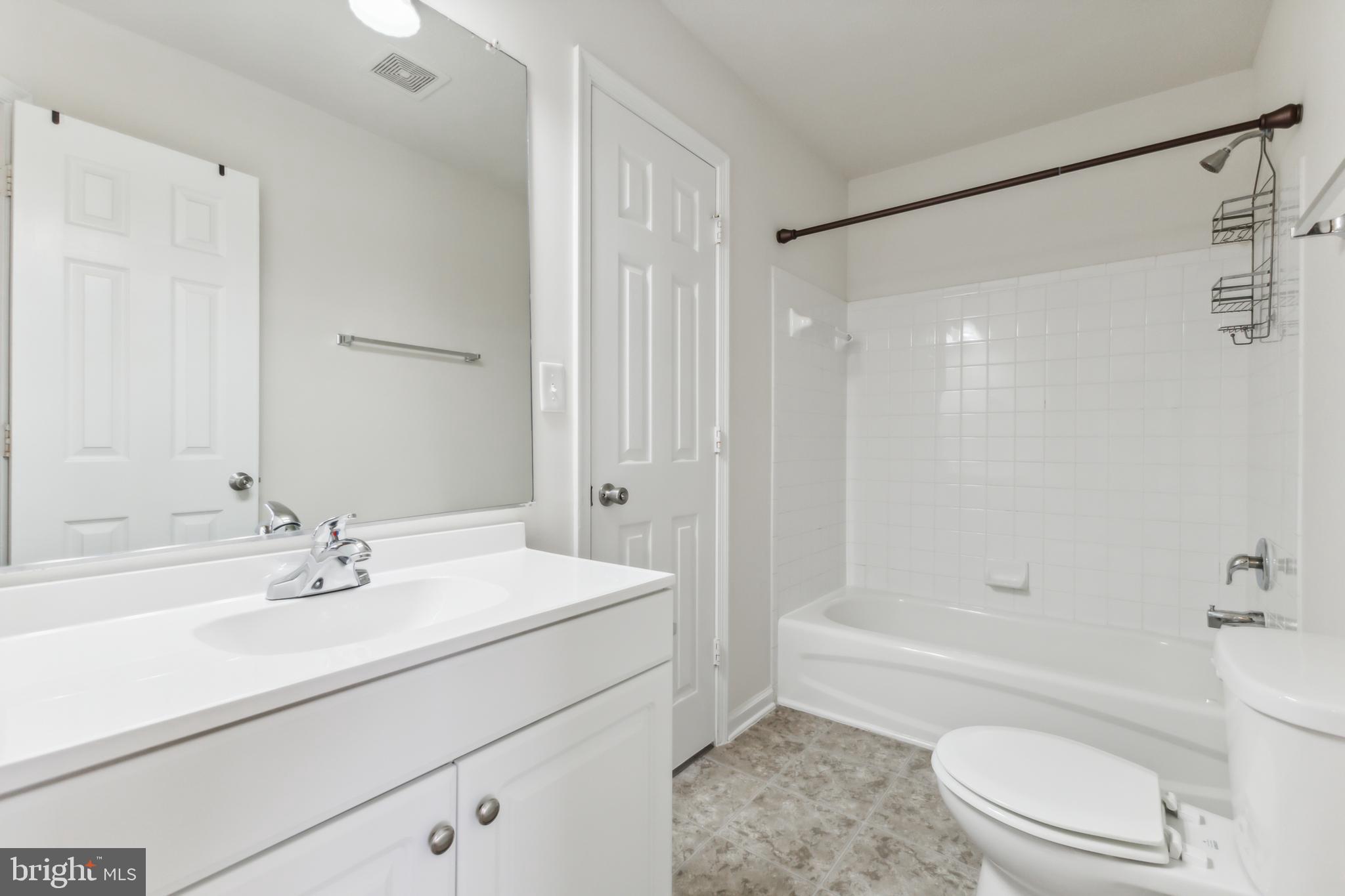 CHARLESTOWN COMMONS - Residential Lease