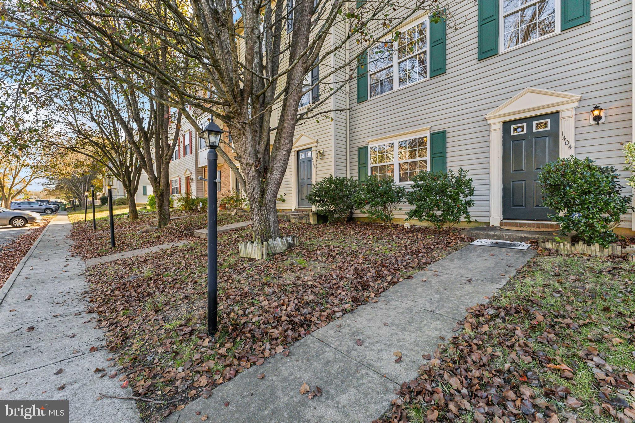 CHARLESTOWN COMMONS - Residential Lease