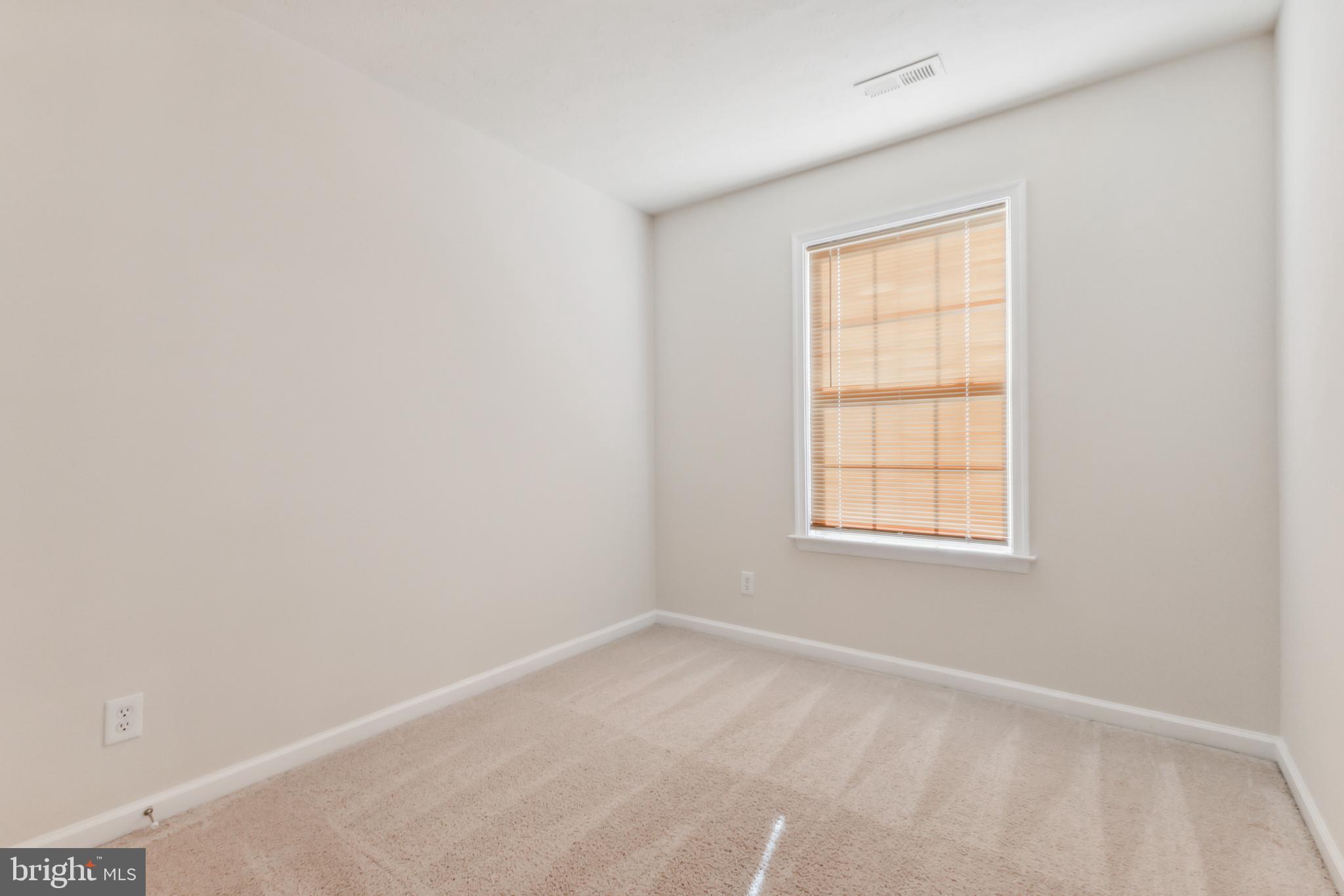 CHARLESTOWN COMMONS - Residential Lease