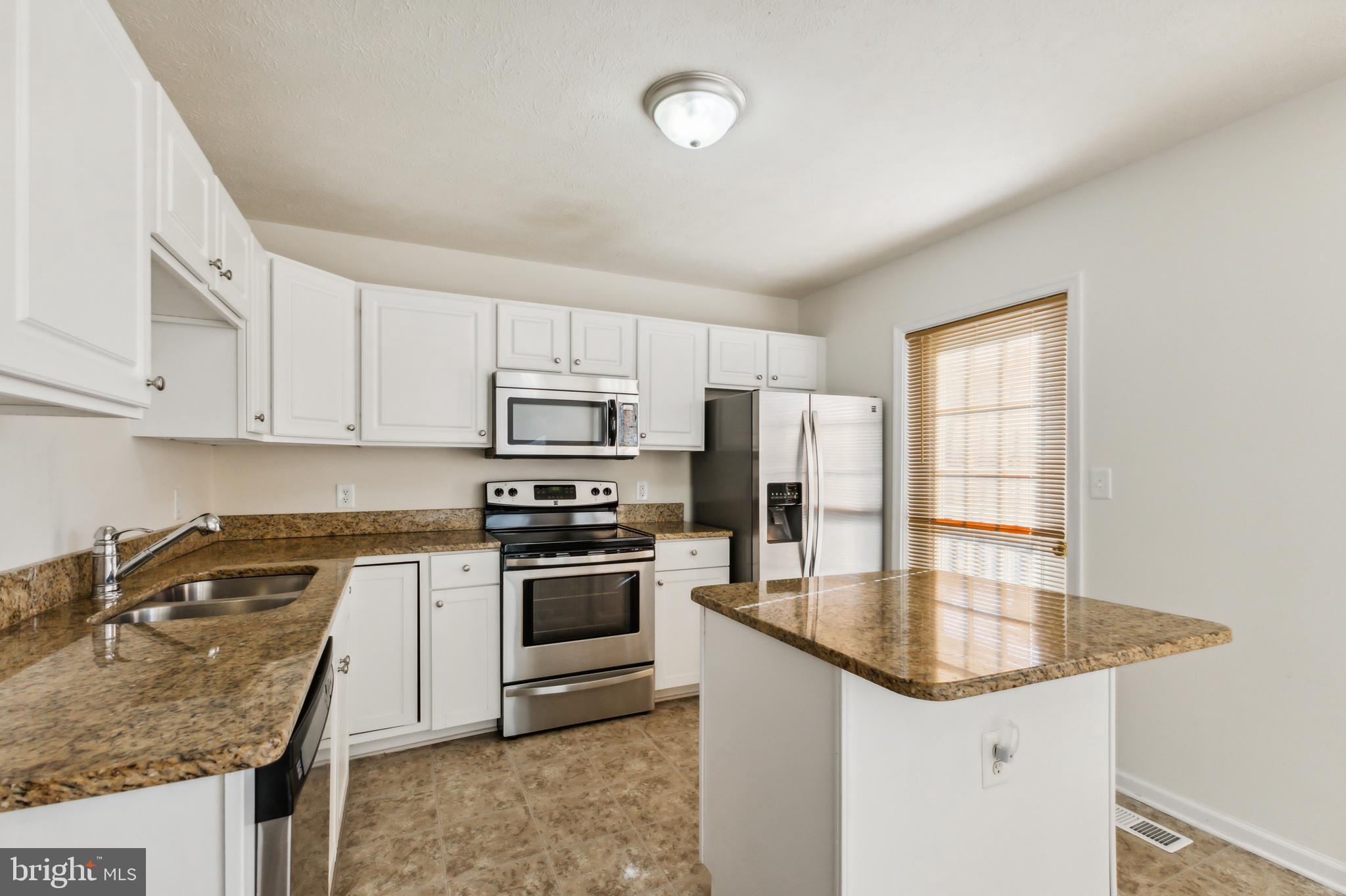 CHARLESTOWN COMMONS - Residential Lease