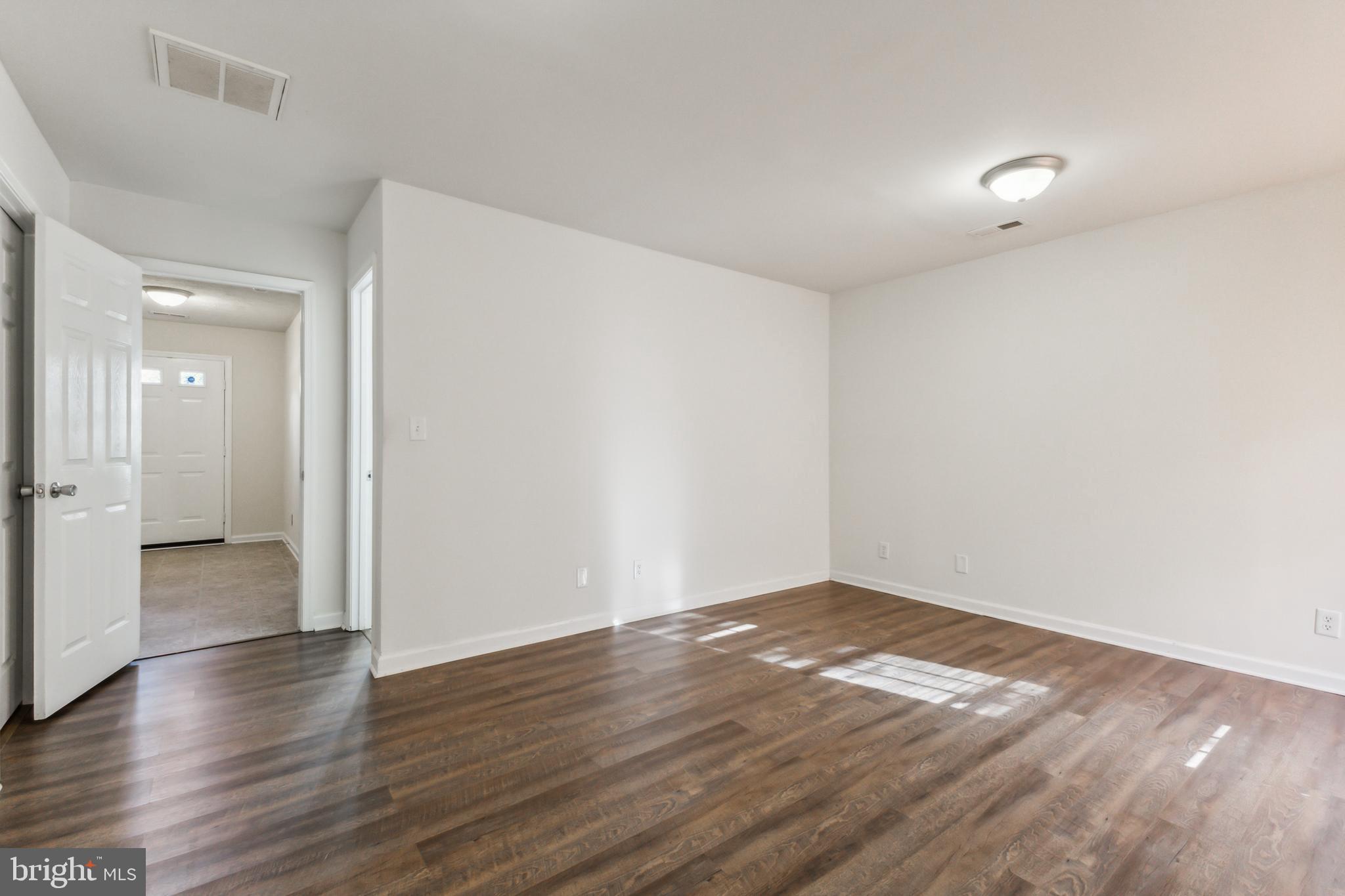 CHARLESTOWN COMMONS - Residential Lease