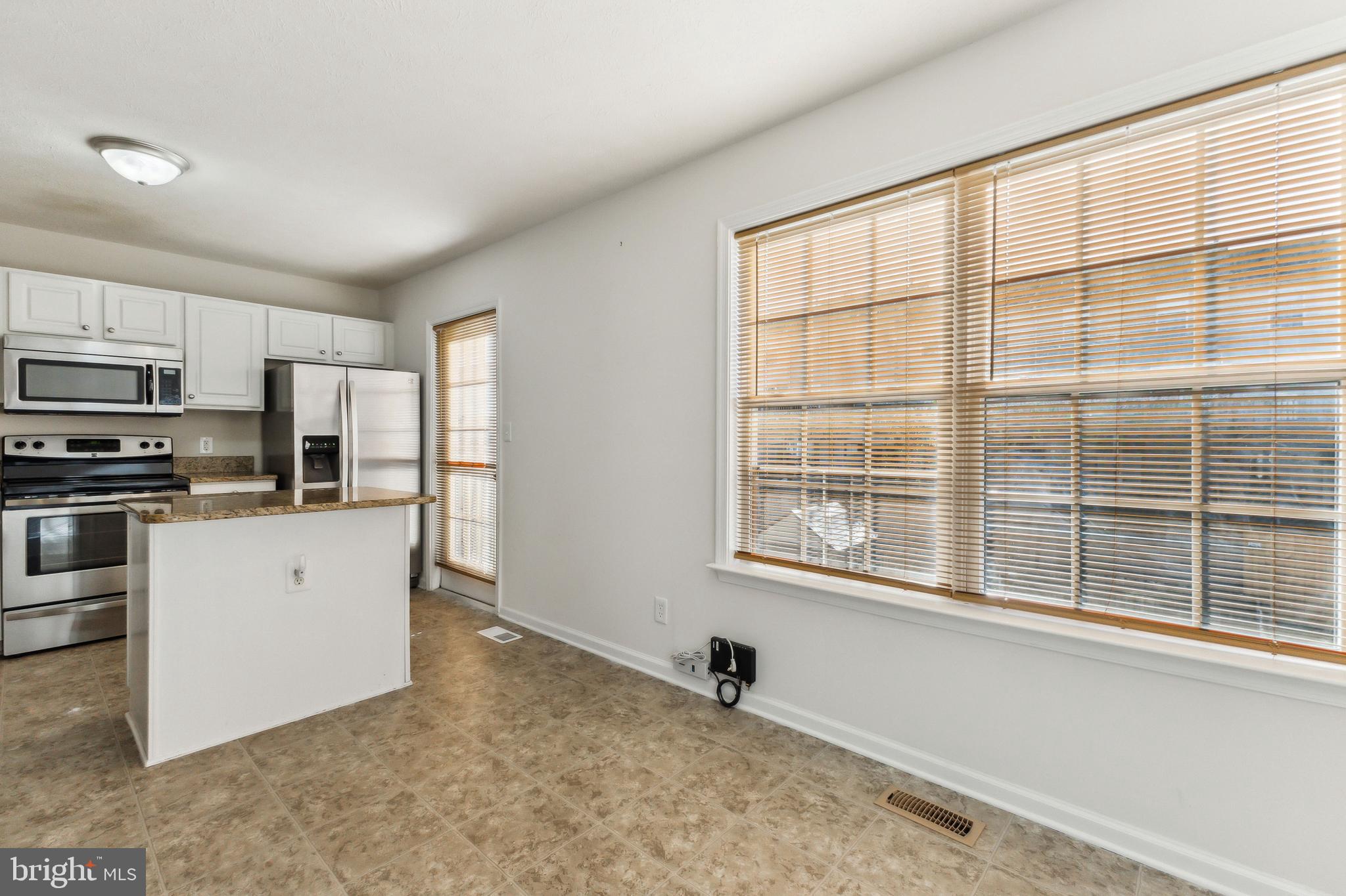 CHARLESTOWN COMMONS - Residential Lease