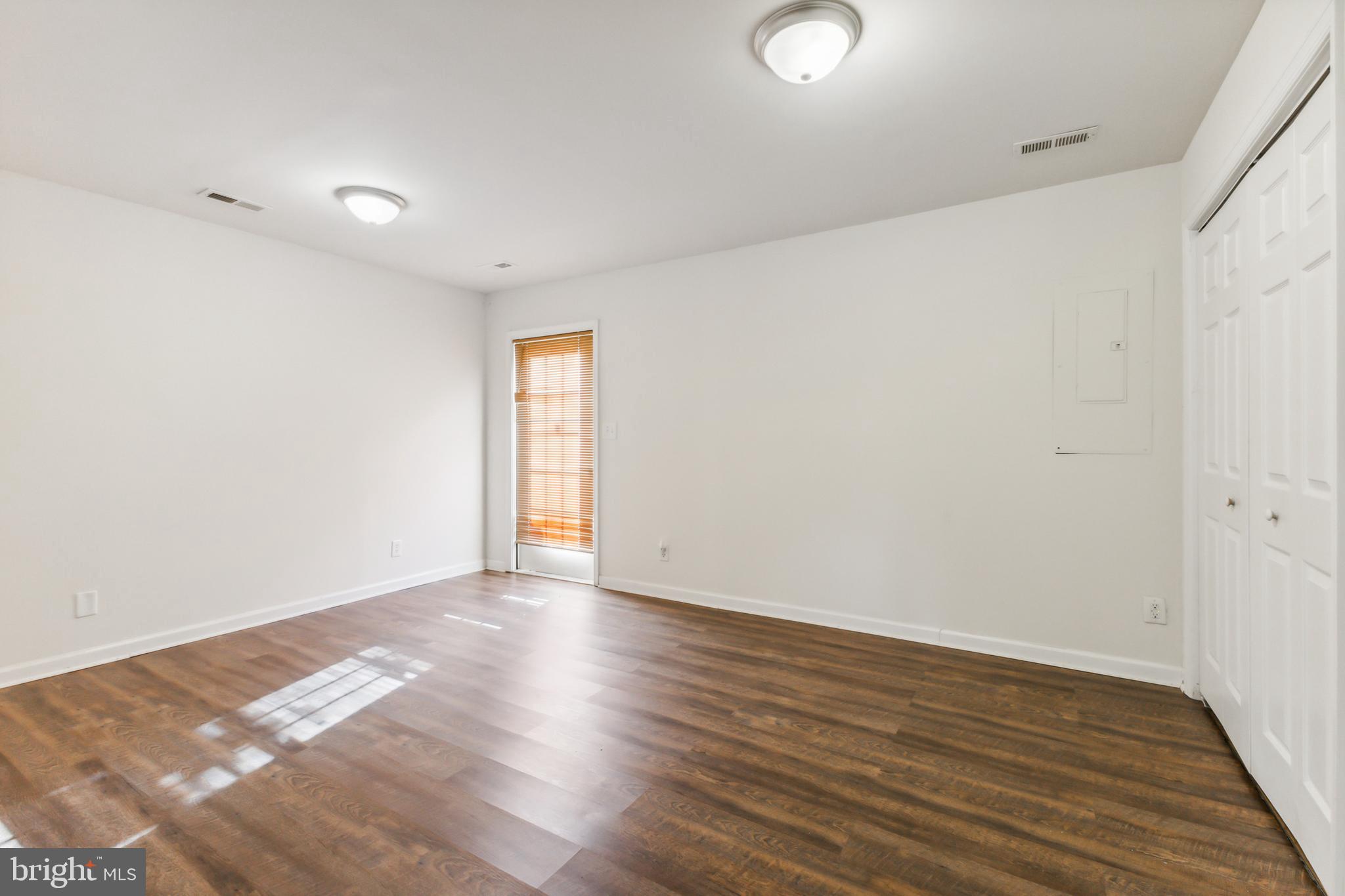 CHARLESTOWN COMMONS - Residential Lease