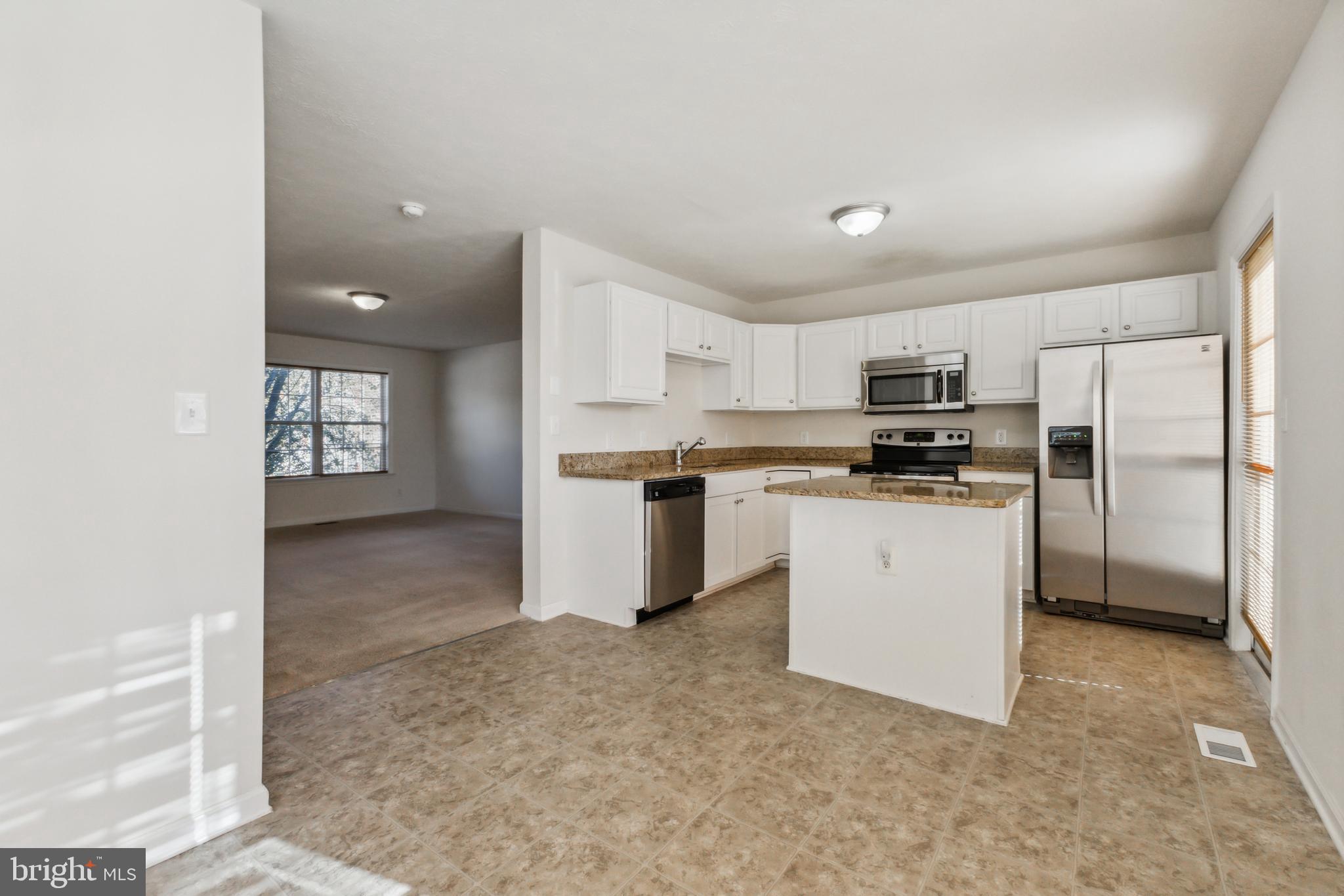 CHARLESTOWN COMMONS - Residential Lease