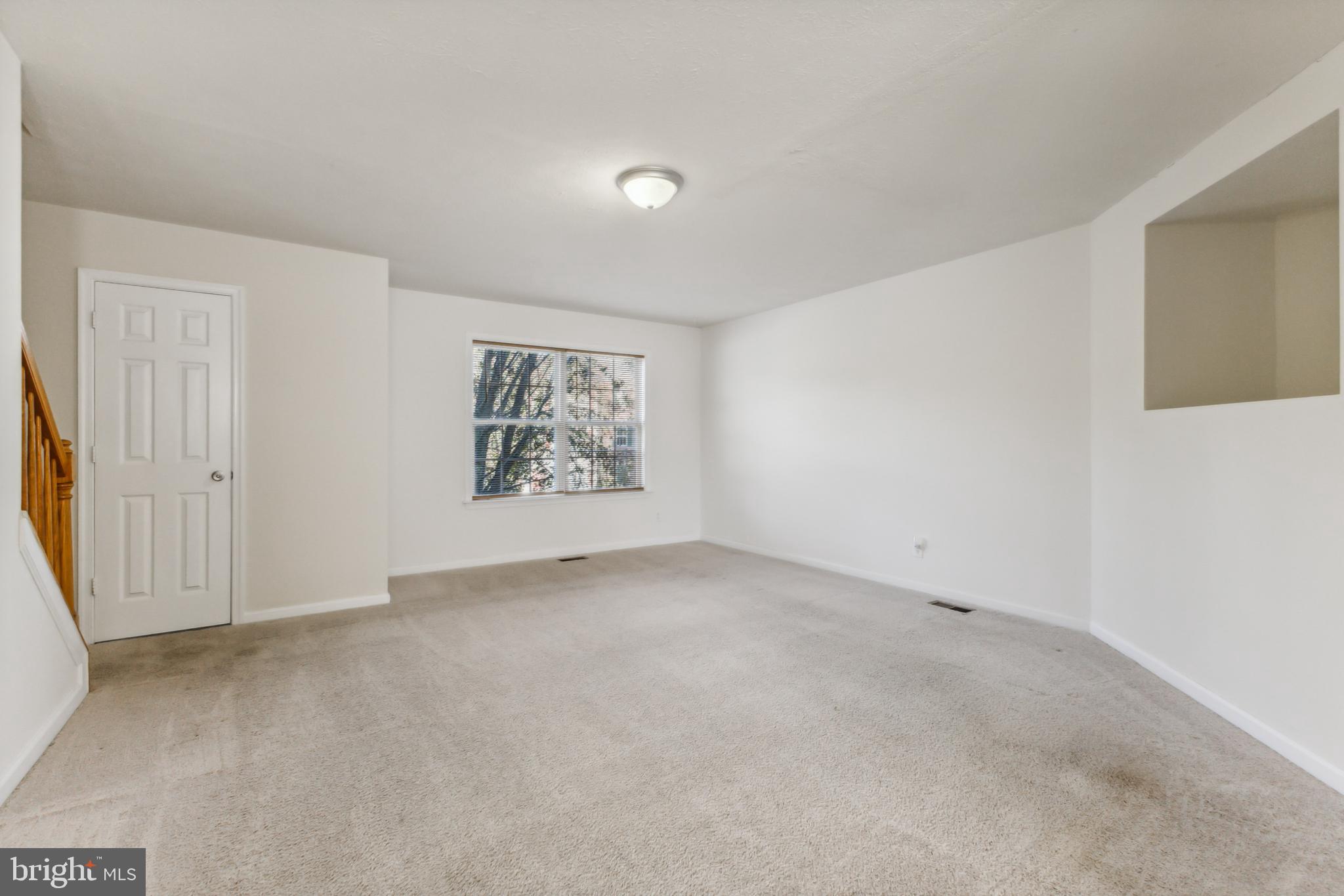 CHARLESTOWN COMMONS - Residential Lease