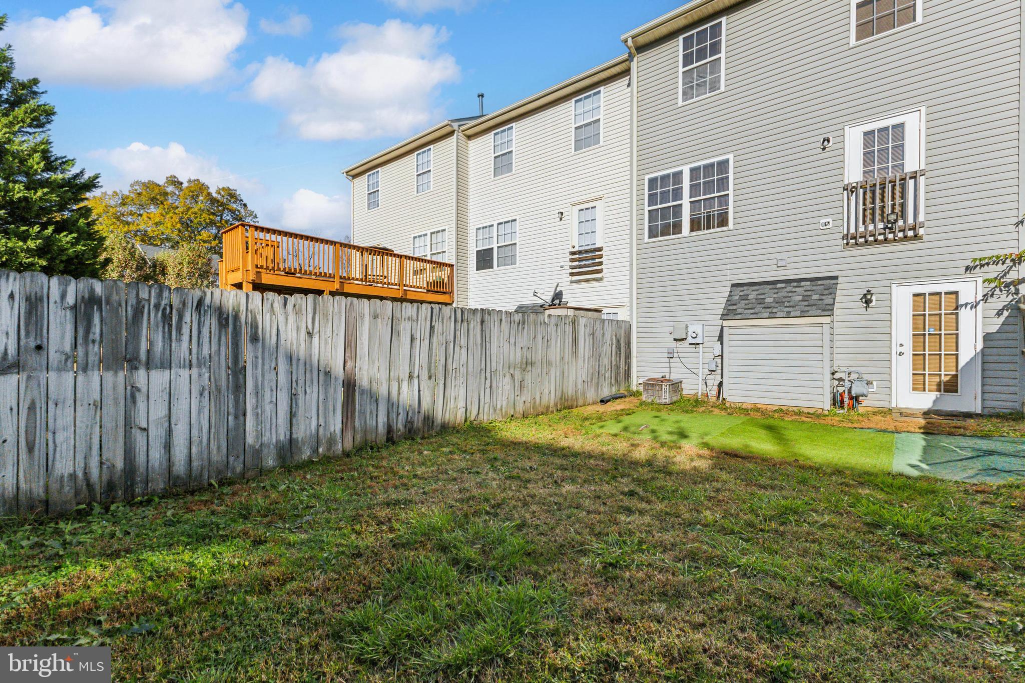 CHARLESTOWN COMMONS - Residential Lease