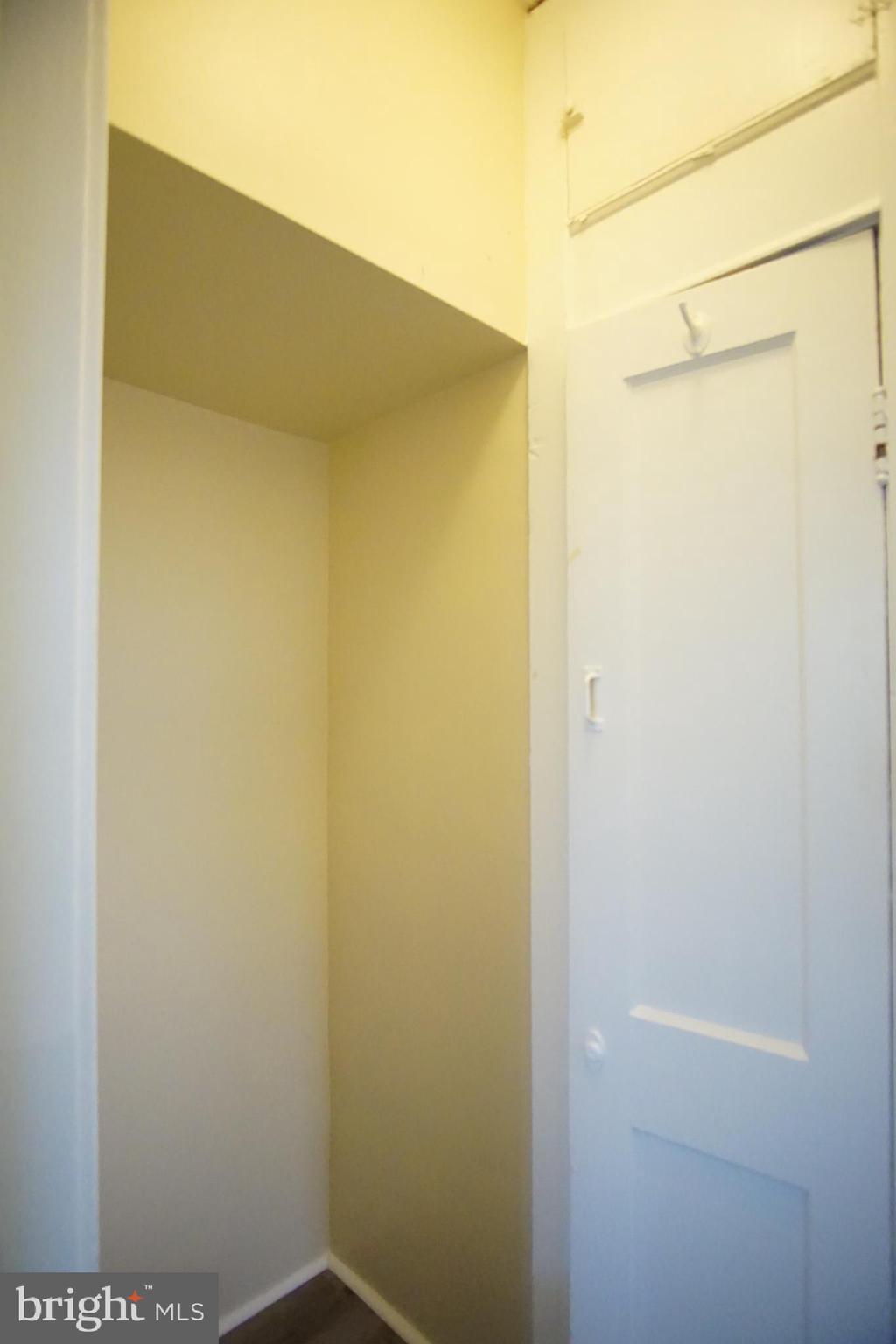 BROOKWOOD - Residential Lease