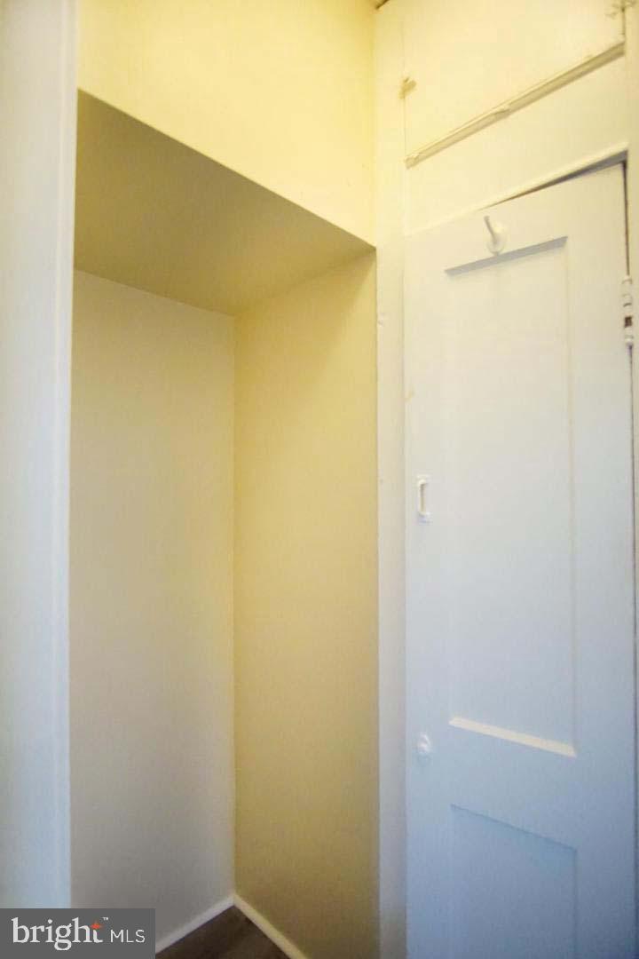 BROOKWOOD - Residential Lease