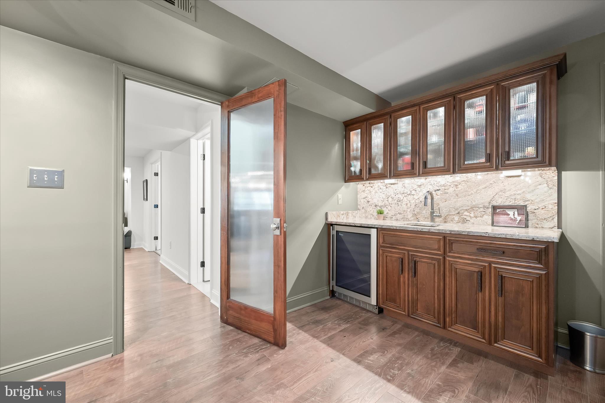 VILLAGE OF RIVER HILL - Residential