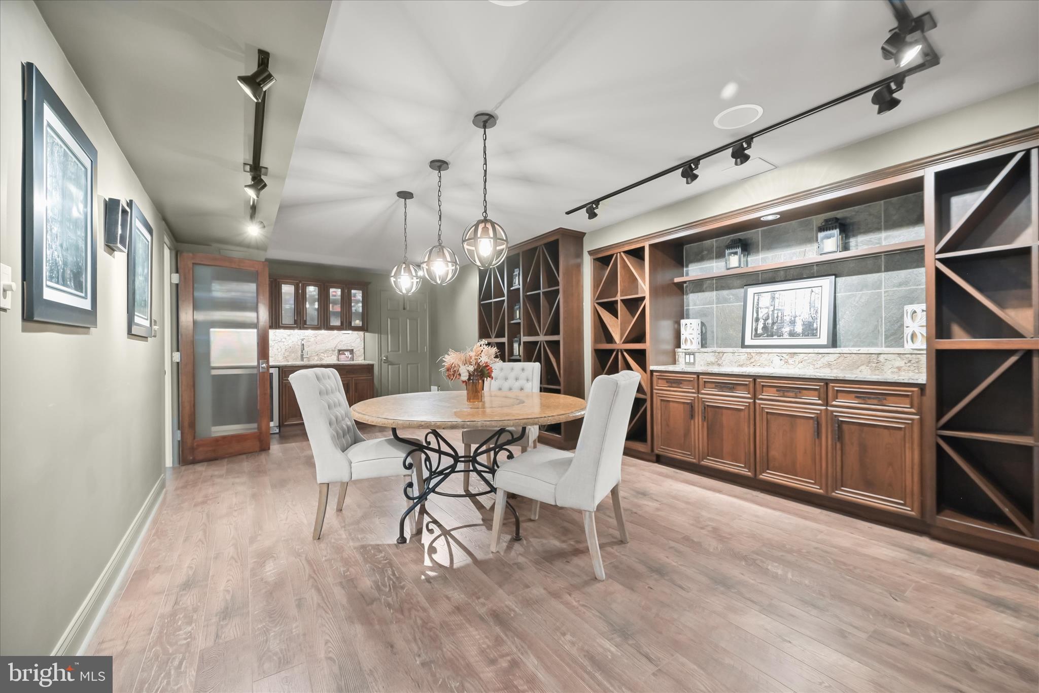 VILLAGE OF RIVER HILL - Residential