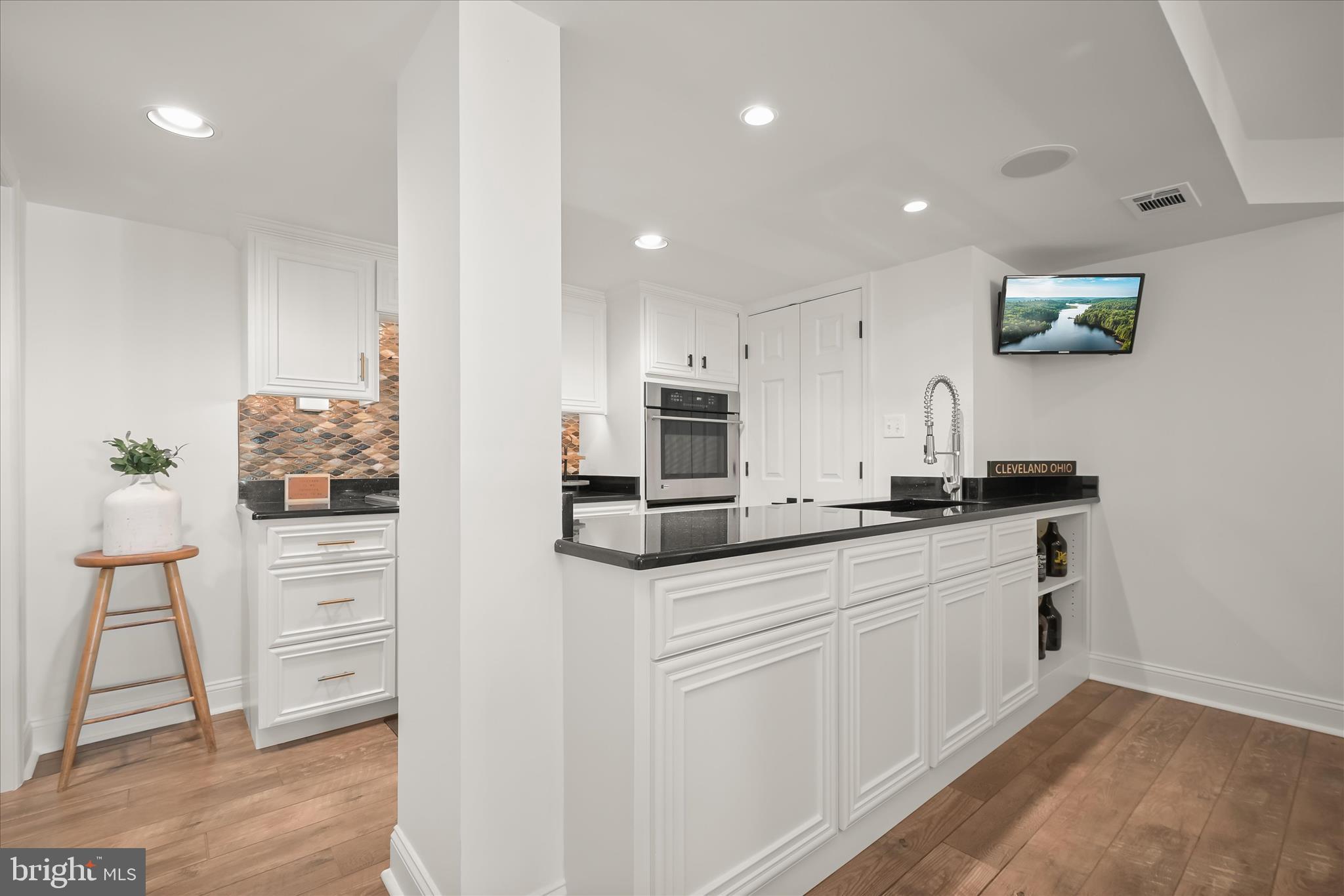 VILLAGE OF RIVER HILL - Residential