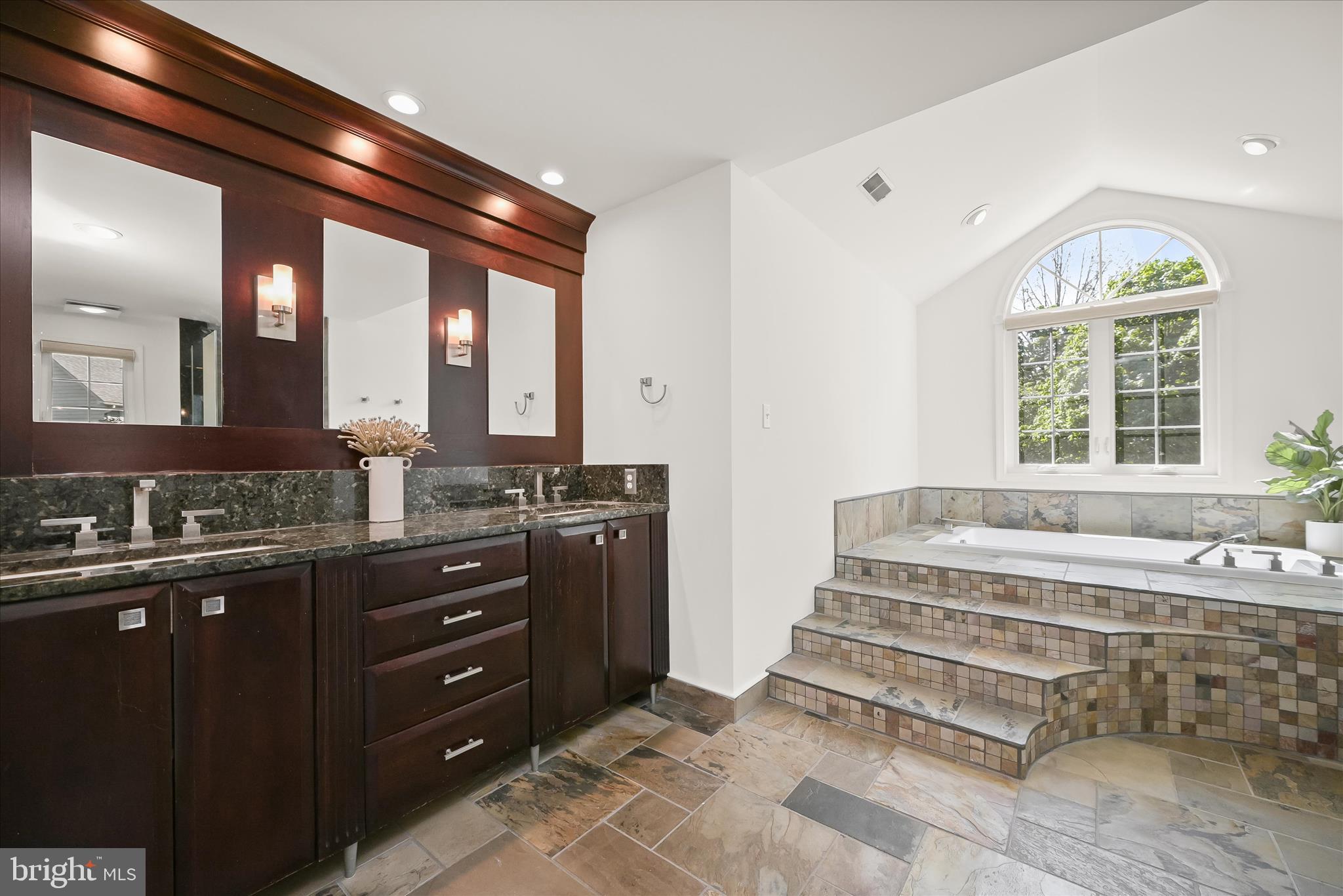 VILLAGE OF RIVER HILL - Residential