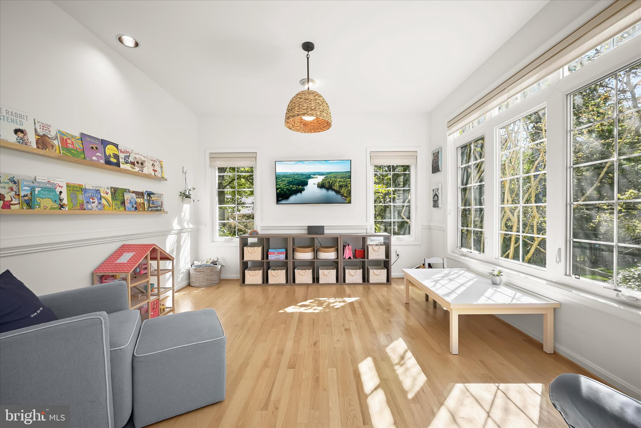 VILLAGE OF RIVER HILL - Residential