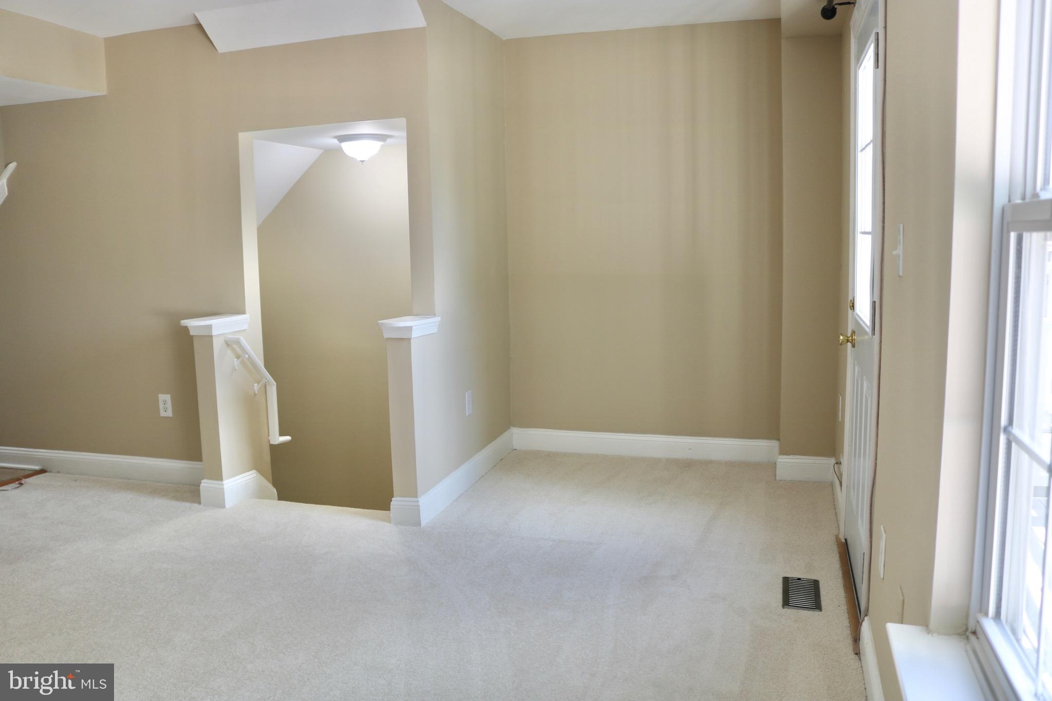 AUTUMN CHASE HUNT - Residential