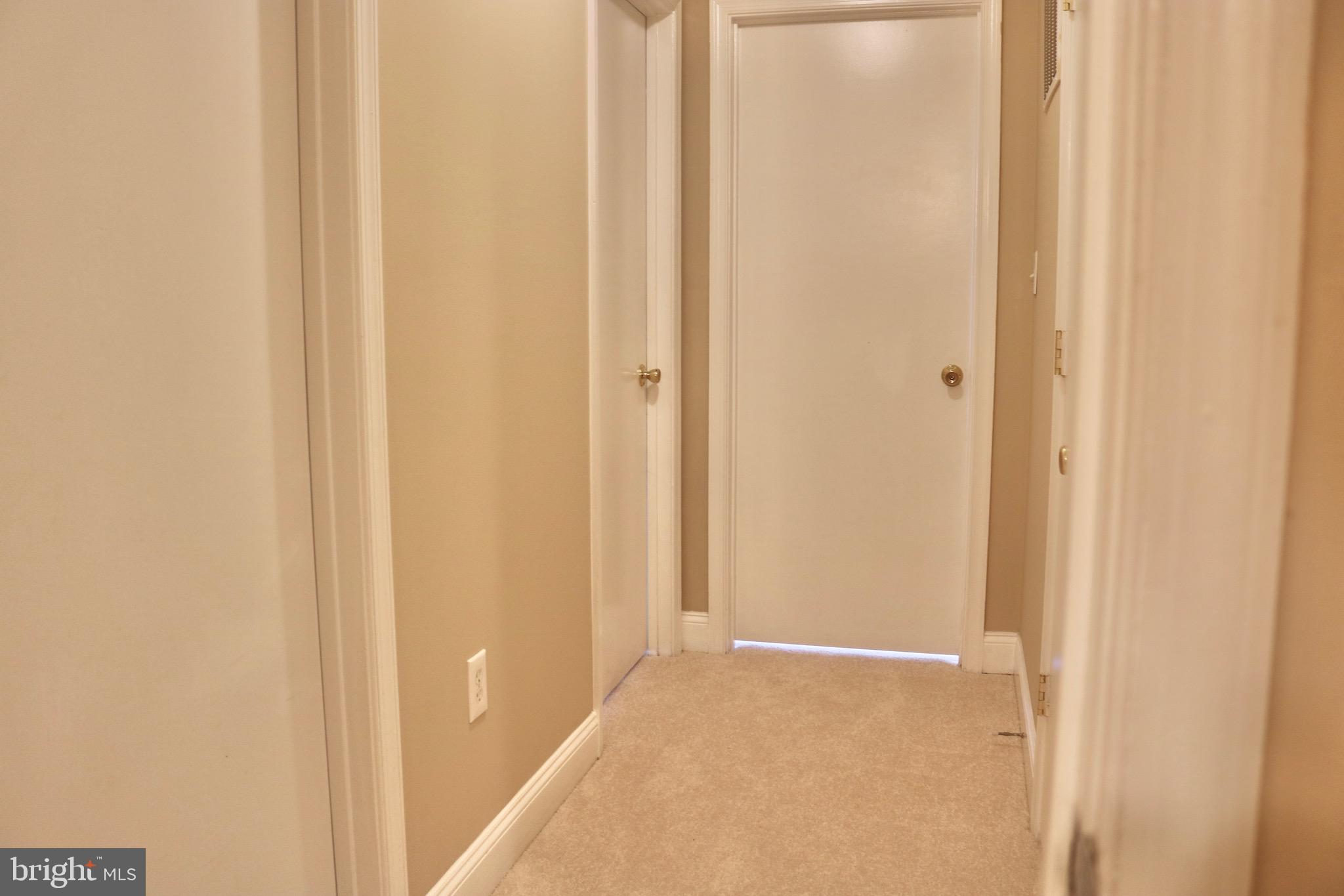 AUTUMN CHASE HUNT - Residential