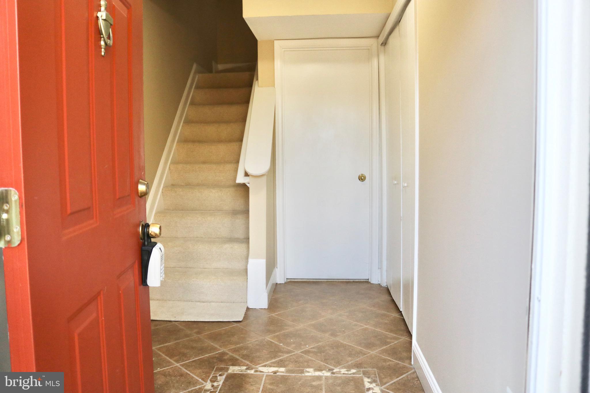 AUTUMN CHASE HUNT - Residential