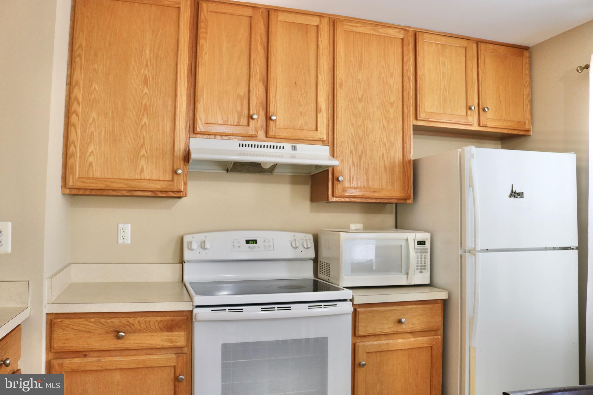 AUTUMN CHASE HUNT - Residential