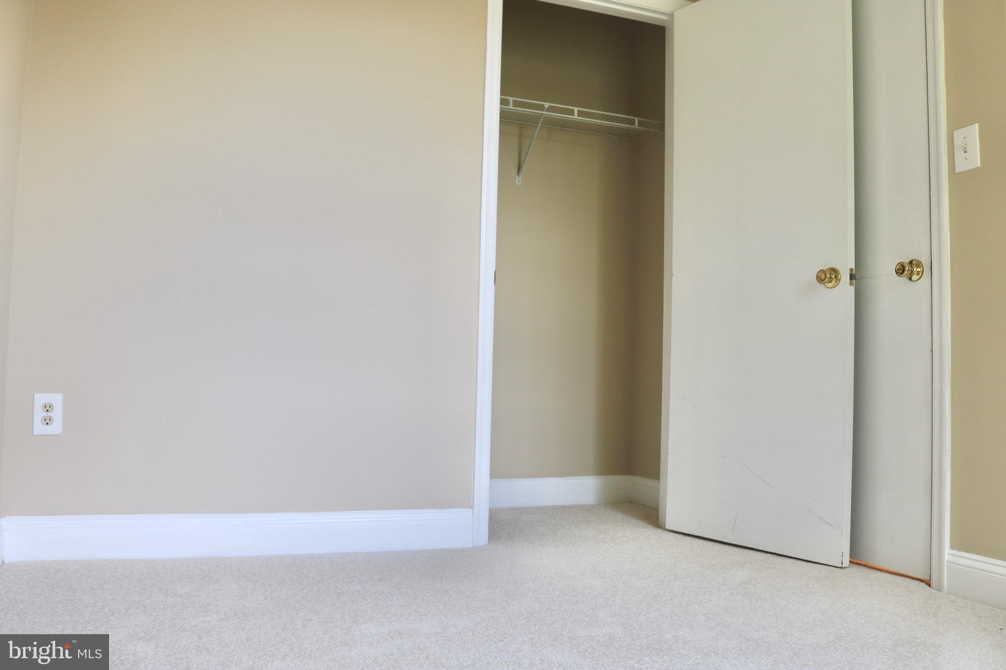 AUTUMN CHASE HUNT - Residential