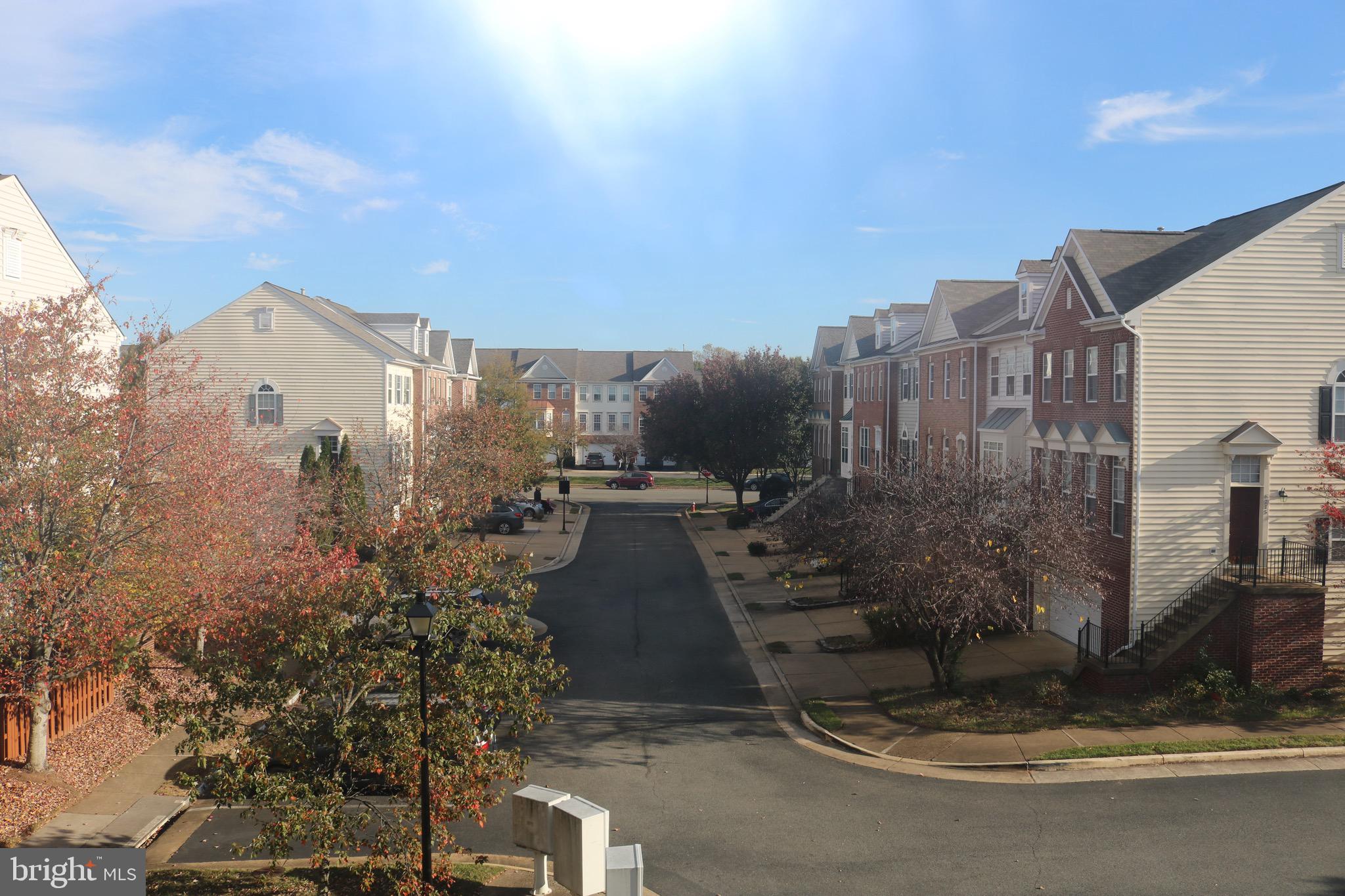 AUTUMN CHASE HUNT - Residential