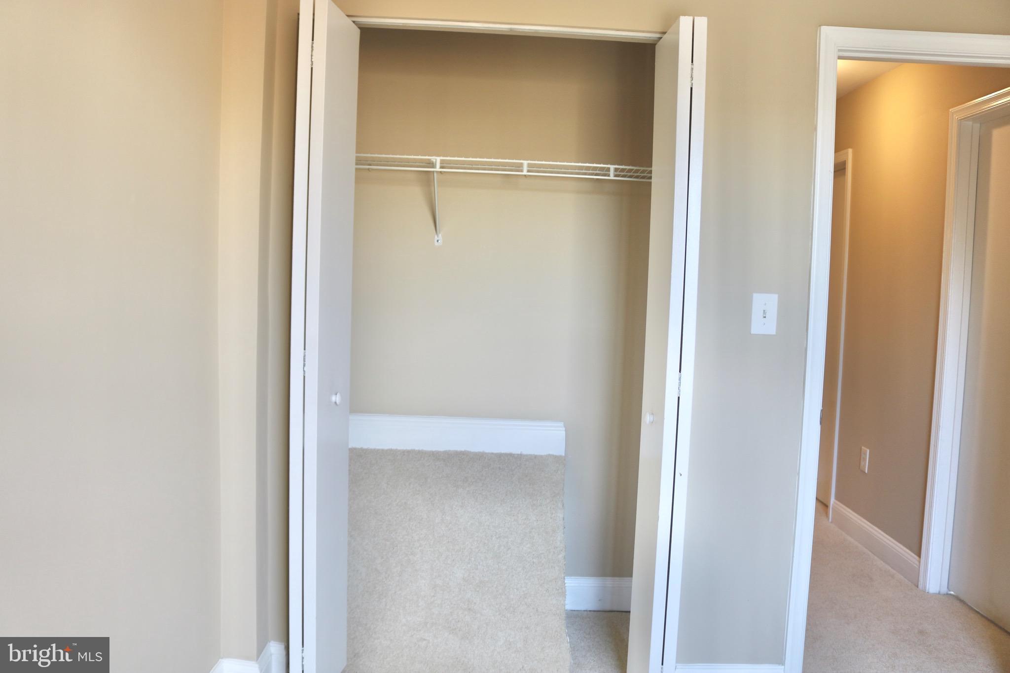 AUTUMN CHASE HUNT - Residential