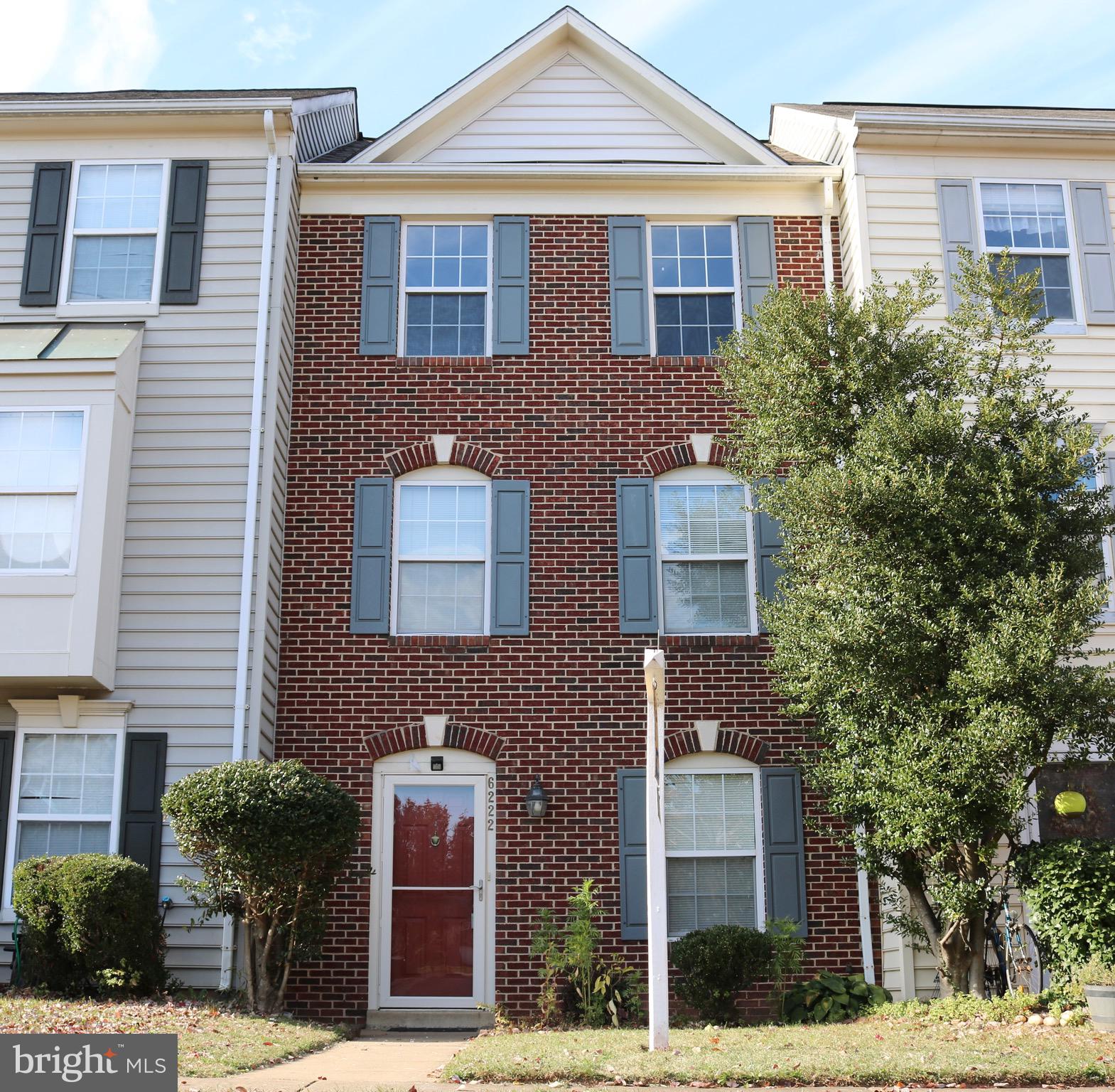 AUTUMN CHASE HUNT - Residential