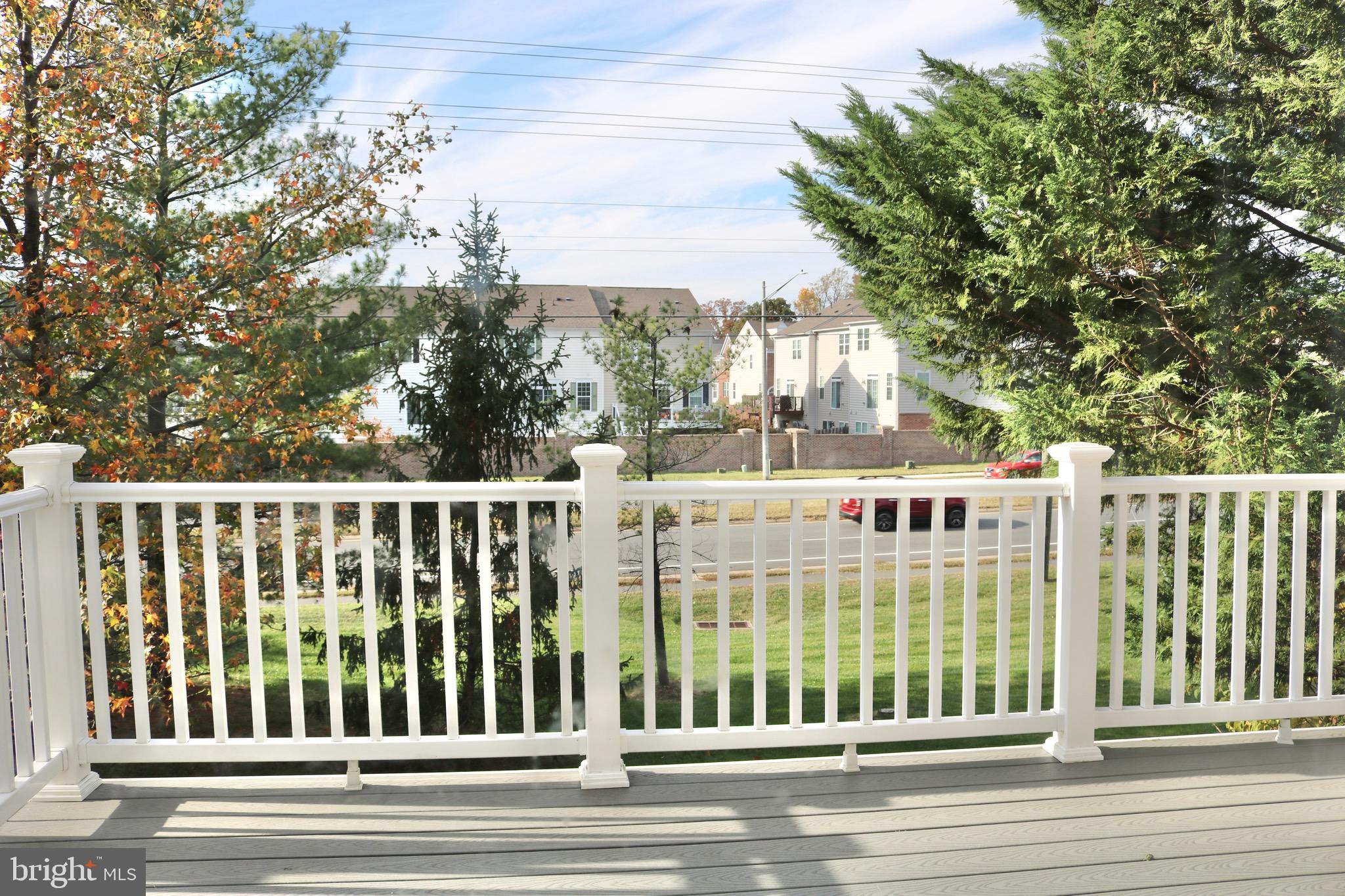 AUTUMN CHASE HUNT - Residential