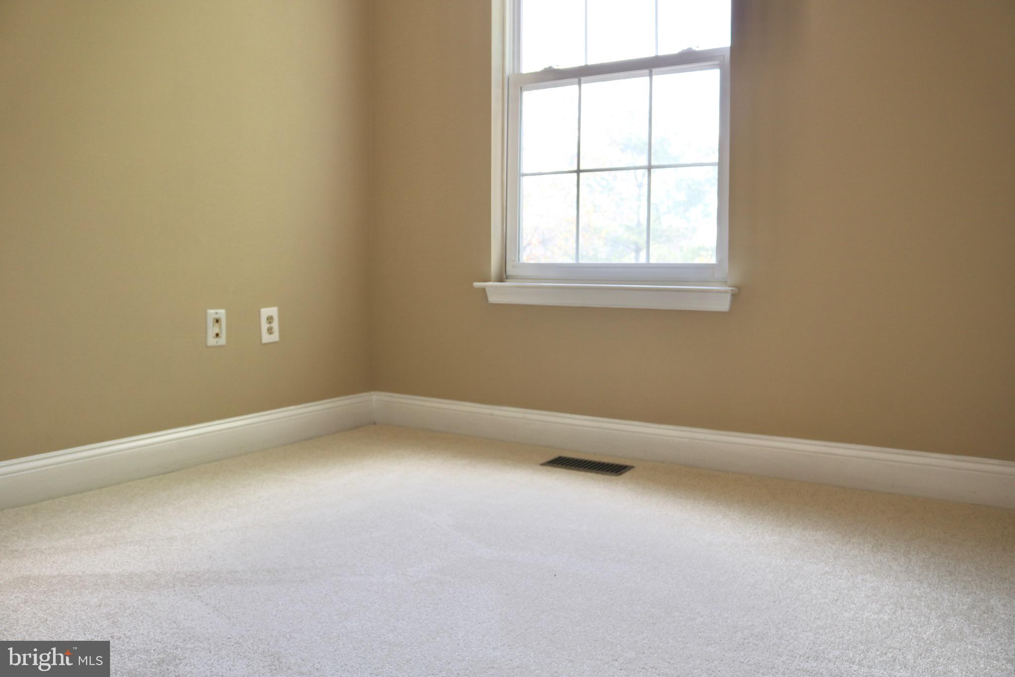 AUTUMN CHASE HUNT - Residential