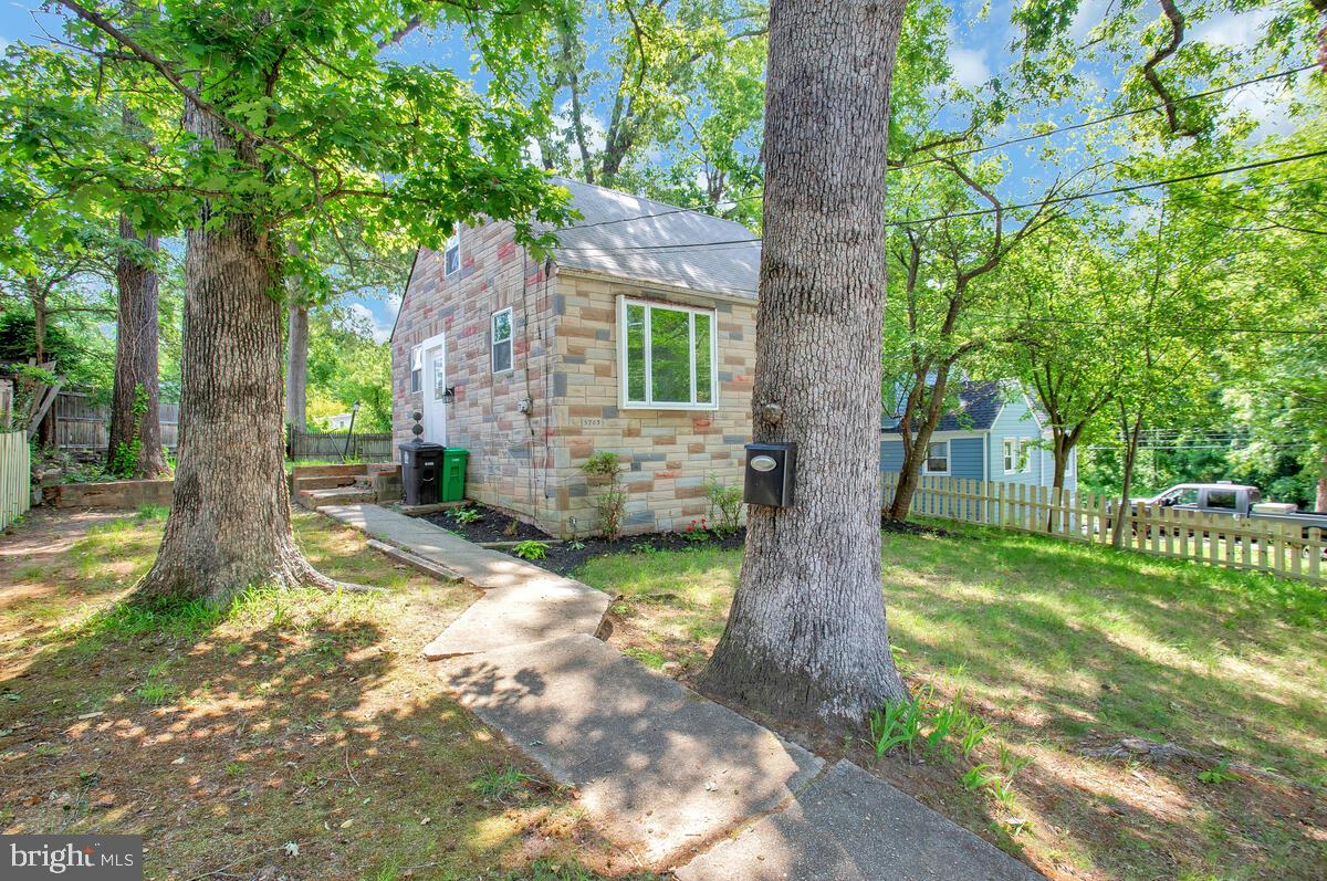 EAST RIVERDALE - Residential