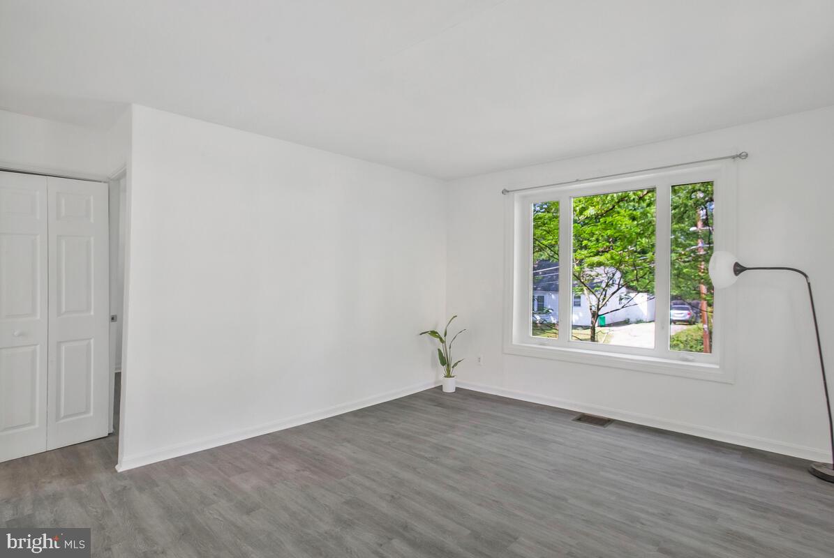 EAST RIVERDALE - Residential