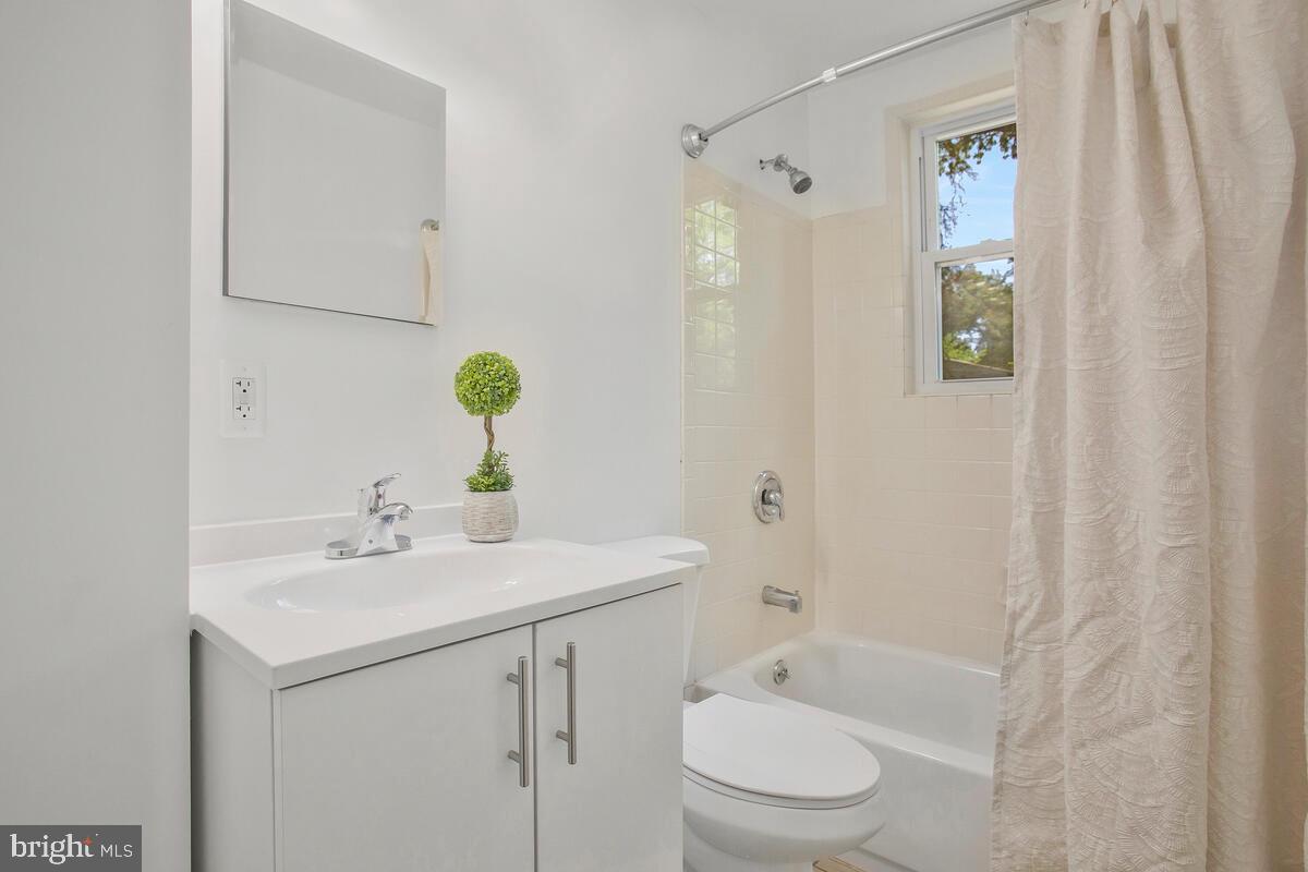 EAST RIVERDALE - Residential