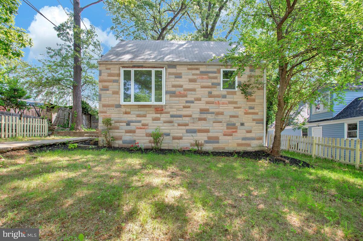 EAST RIVERDALE - Residential