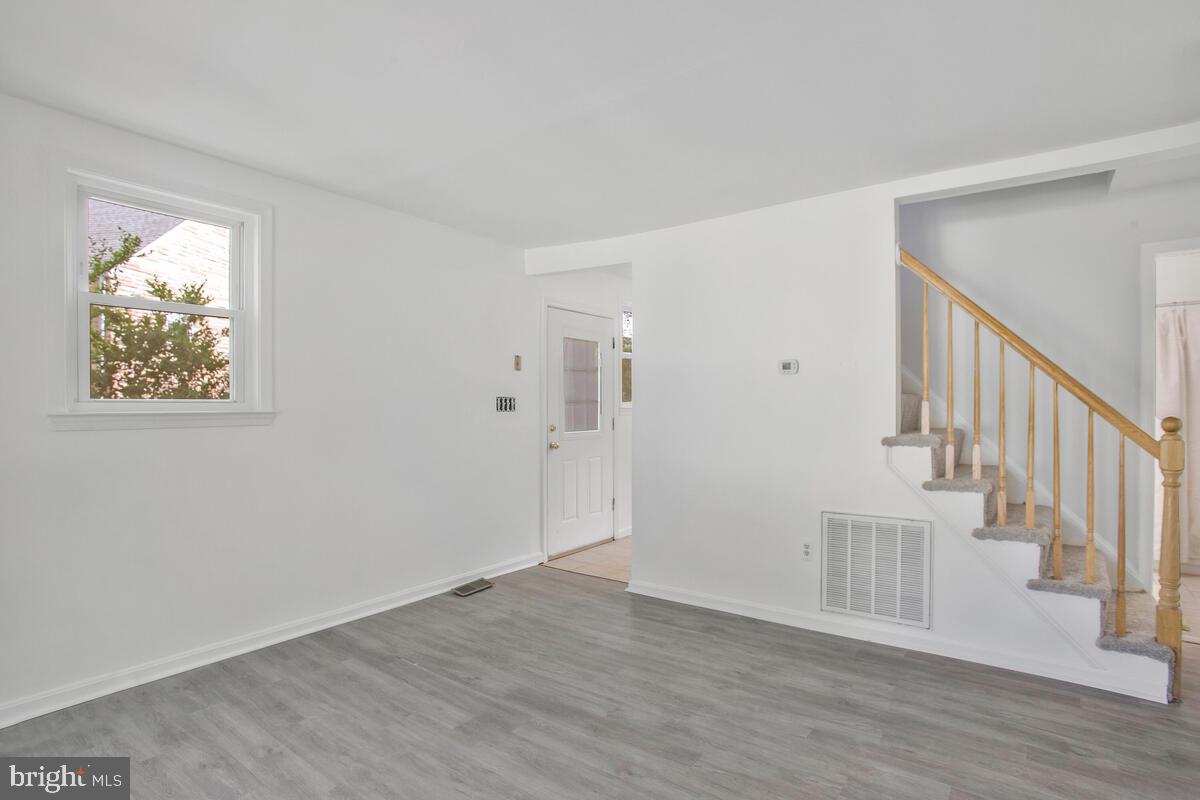 EAST RIVERDALE - Residential