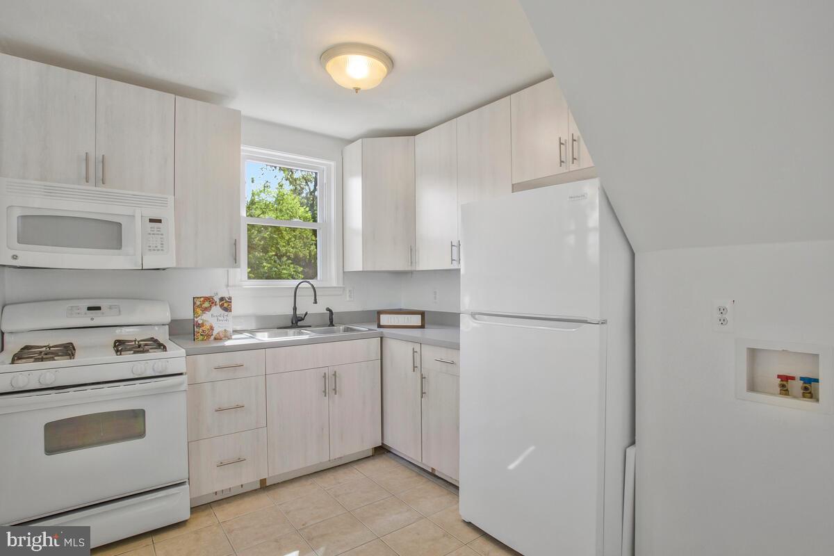 EAST RIVERDALE - Residential