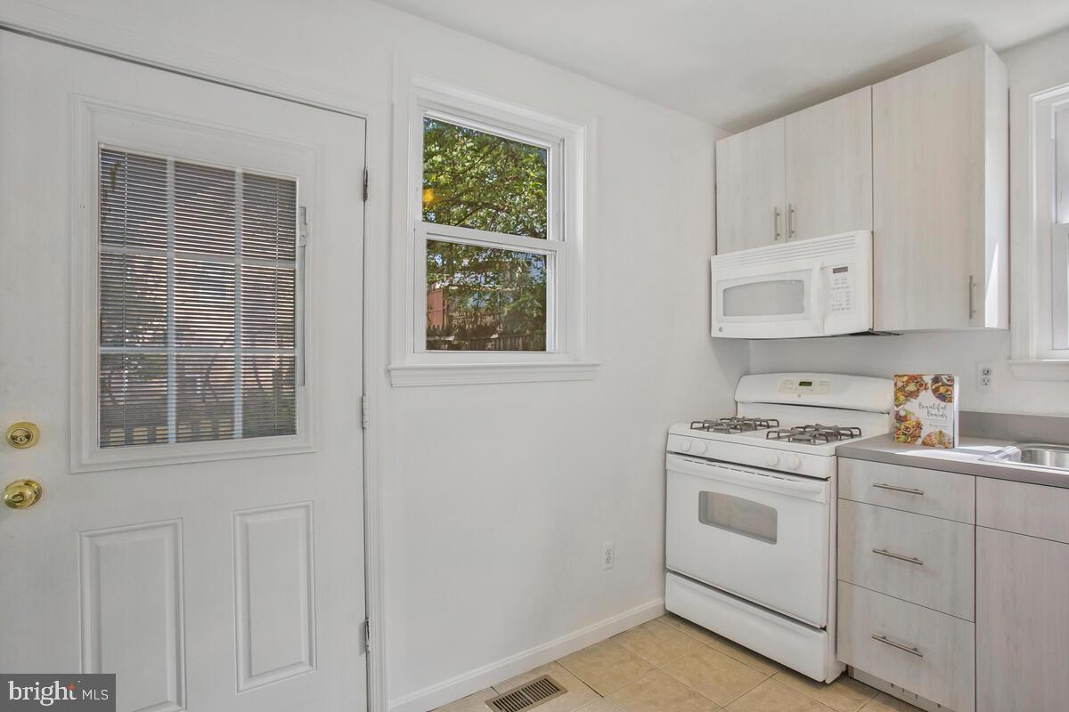 EAST RIVERDALE - Residential