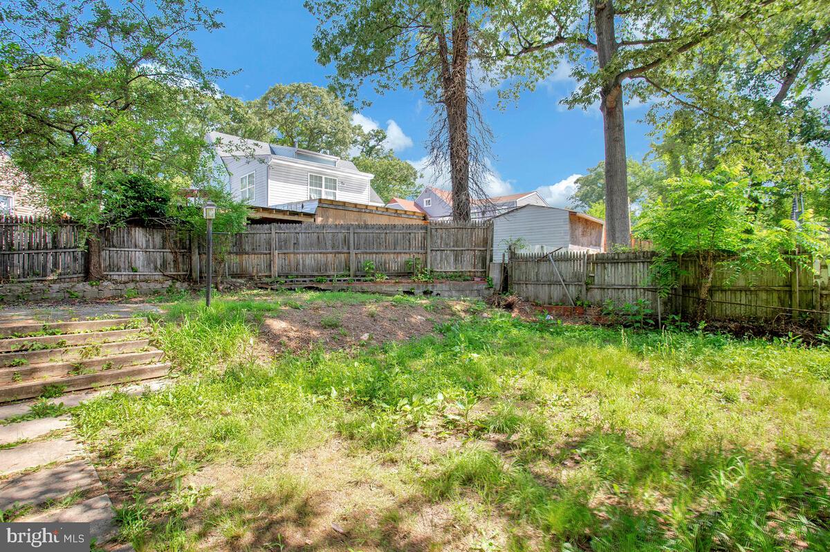 EAST RIVERDALE - Residential