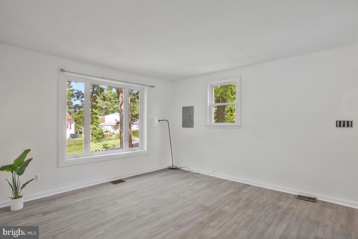 EAST RIVERDALE - Residential