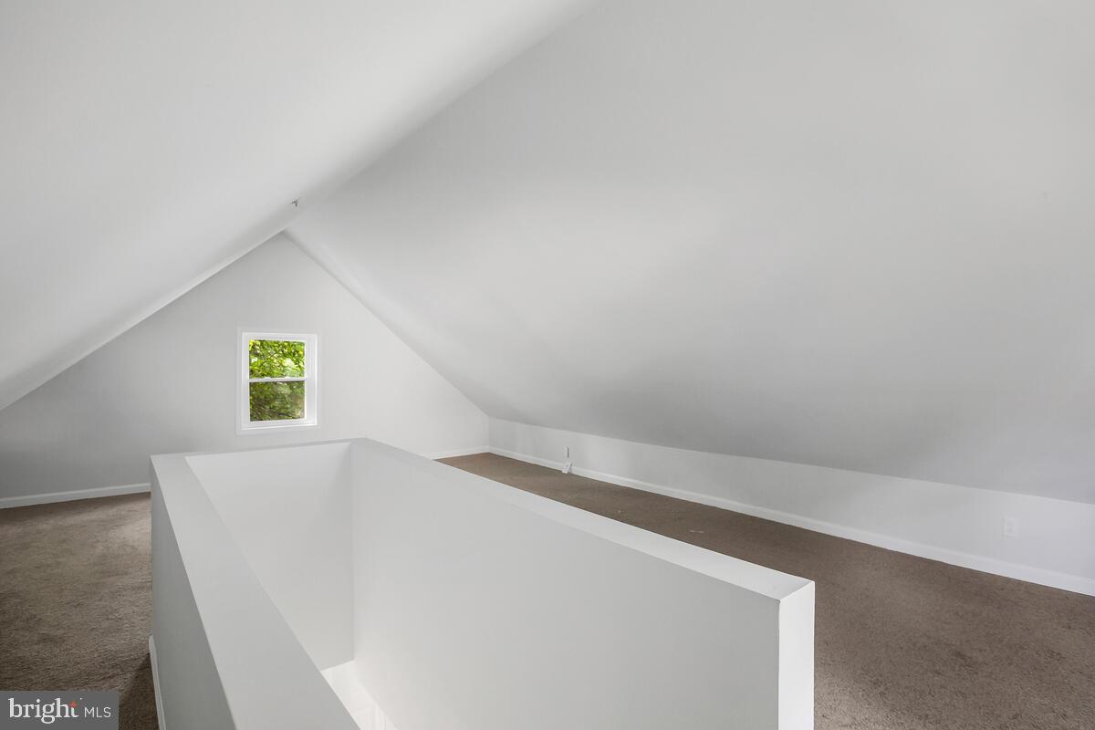 EAST RIVERDALE - Residential