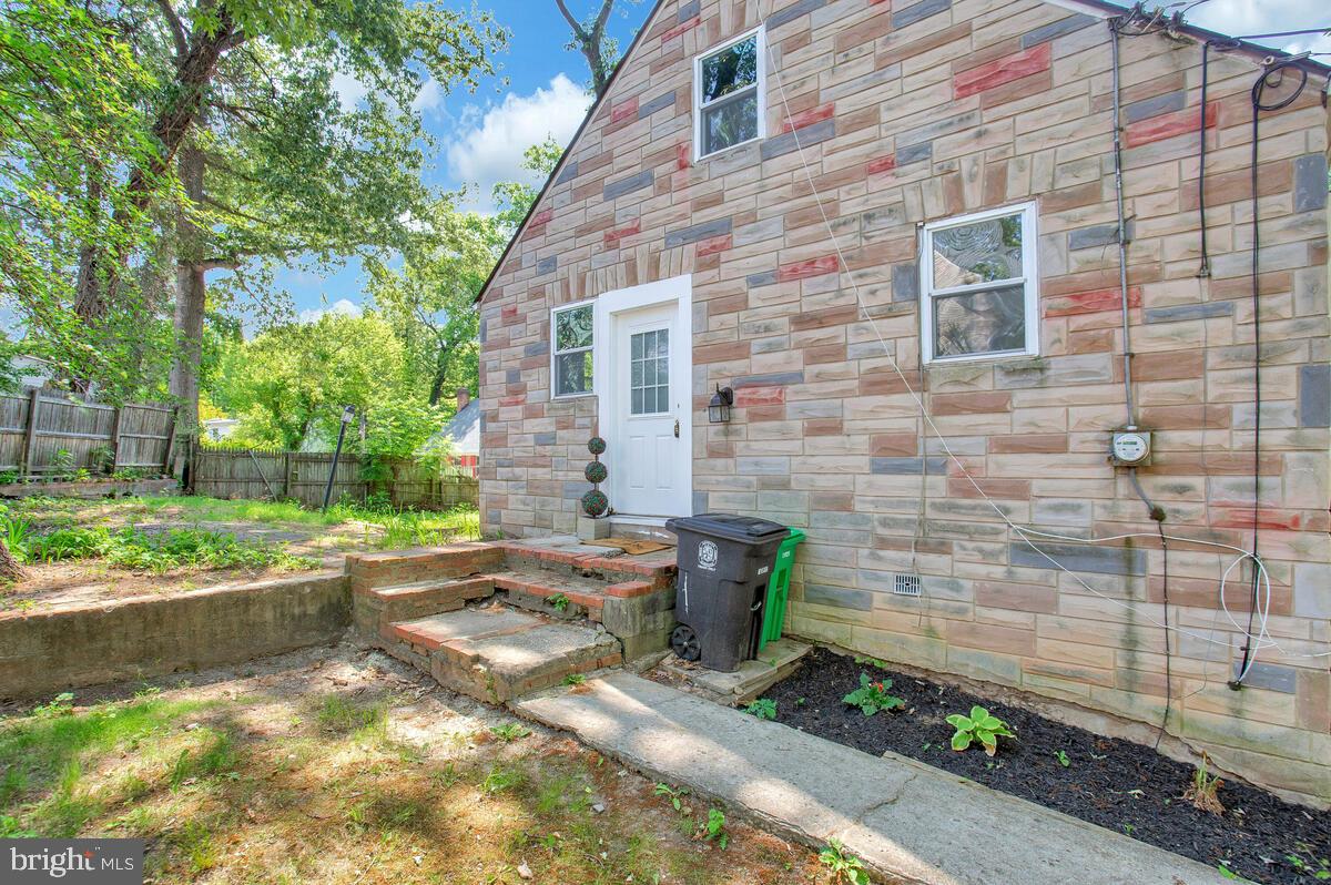 EAST RIVERDALE - Residential