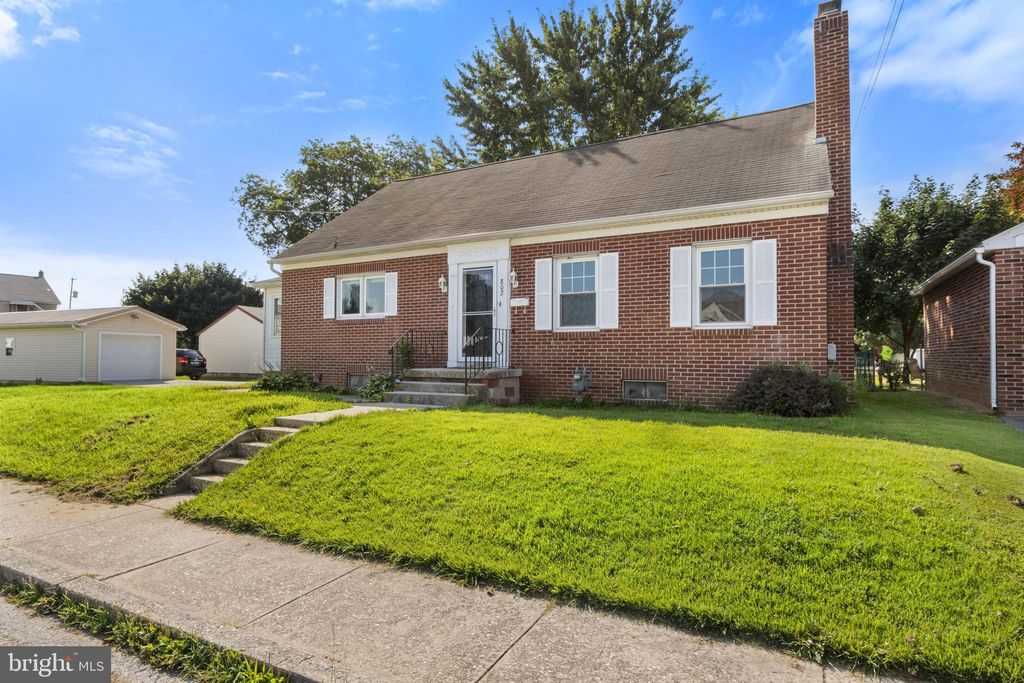 Photo of 802 W Middle Street, HANOVER, PA 17331 (MLS # PAYK2085110)