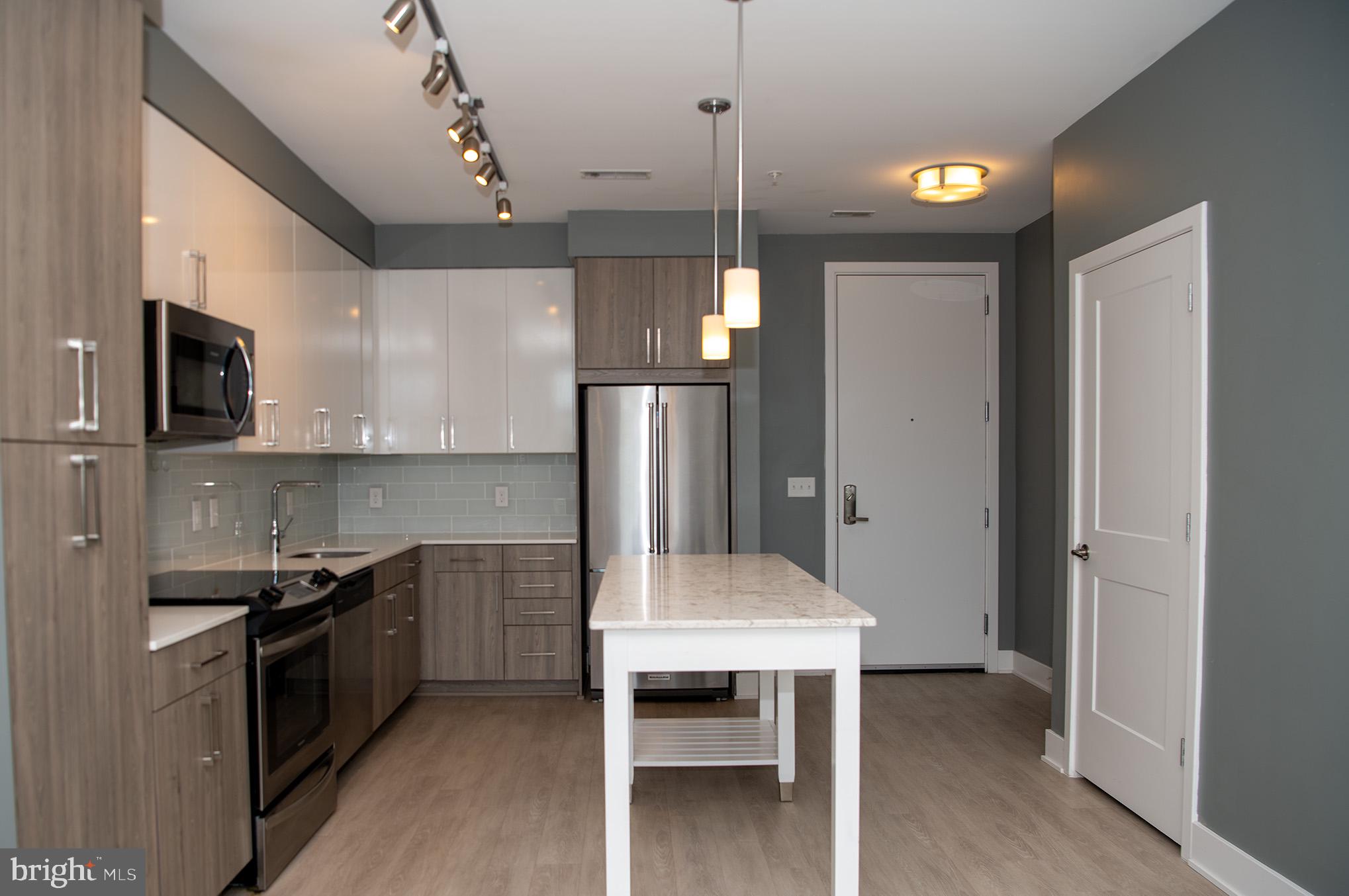 145 RIVERHAVEN DRIVE 451