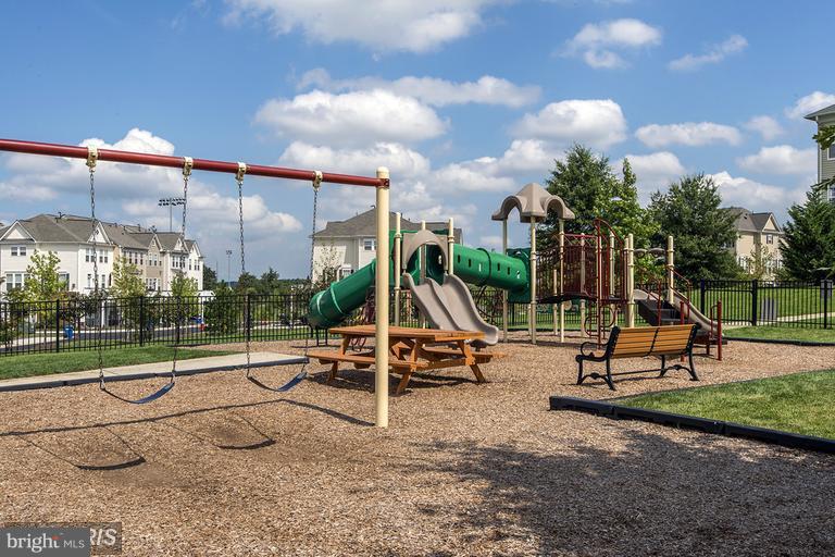 SUMMERFIELD - Residential