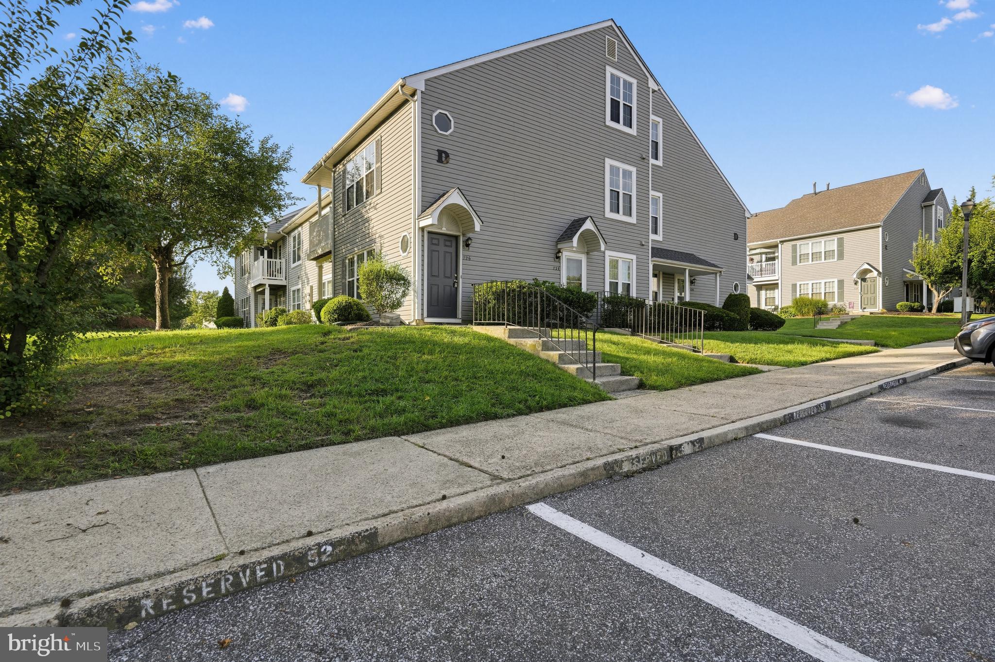 726 SEDGEWICK COURT