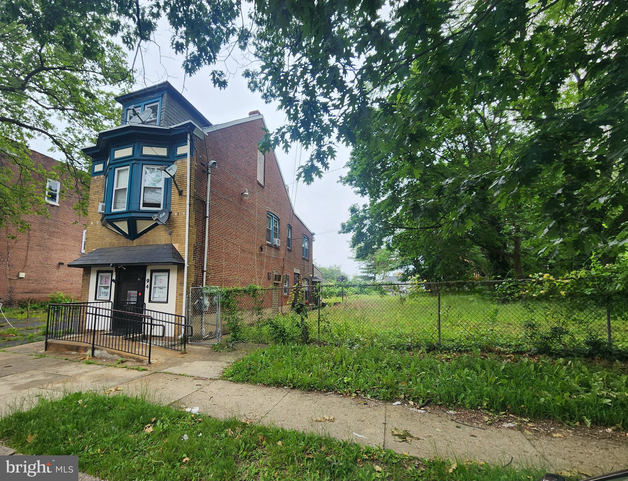 94 E. PAUL AVE 100